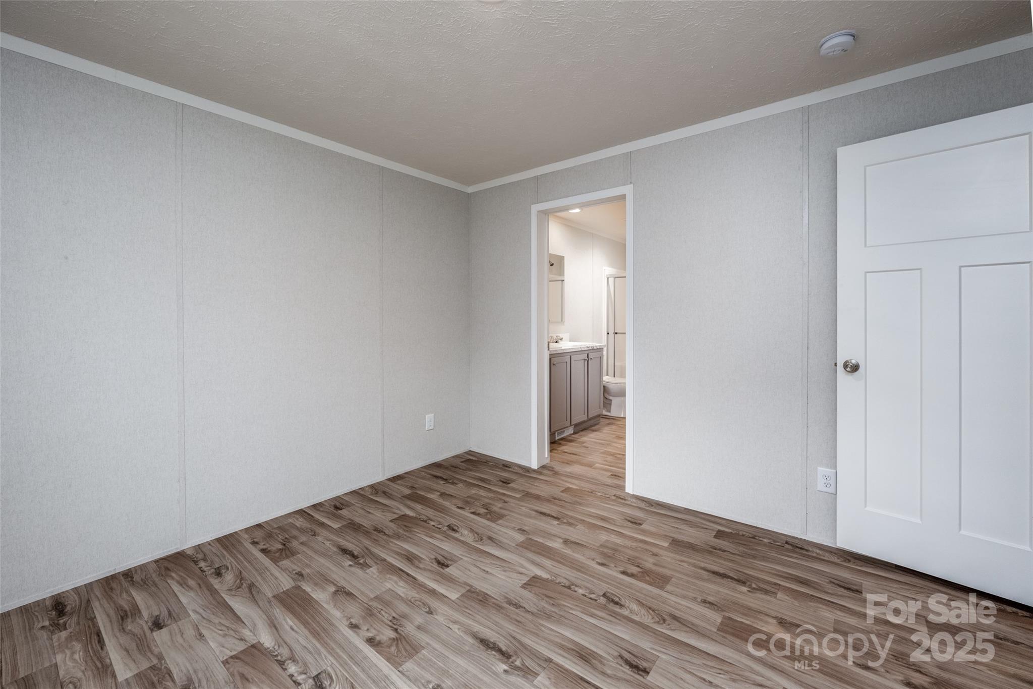607 Stewart Court Property Photo 11