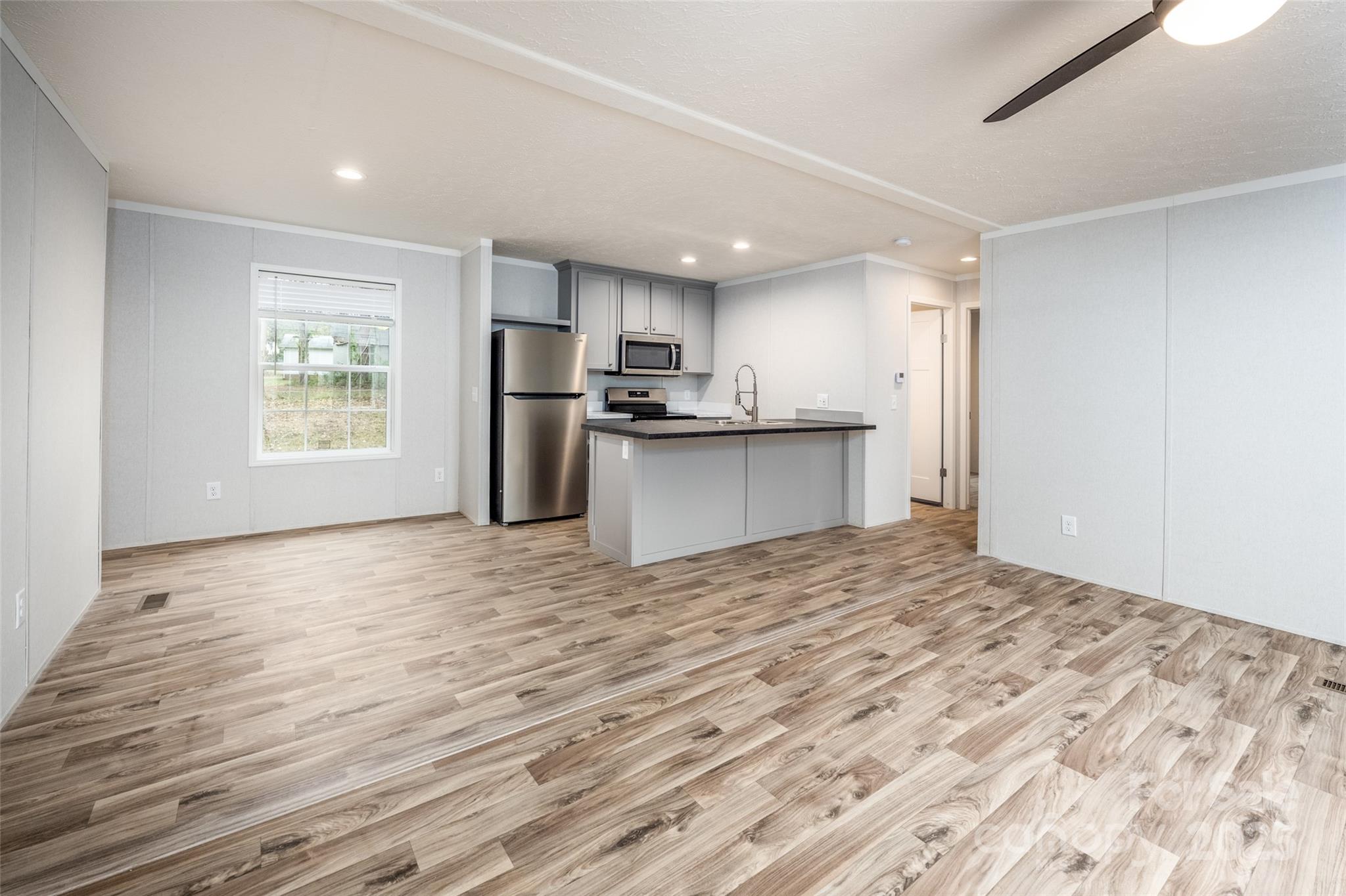 607 Stewart Court Property Photo 14