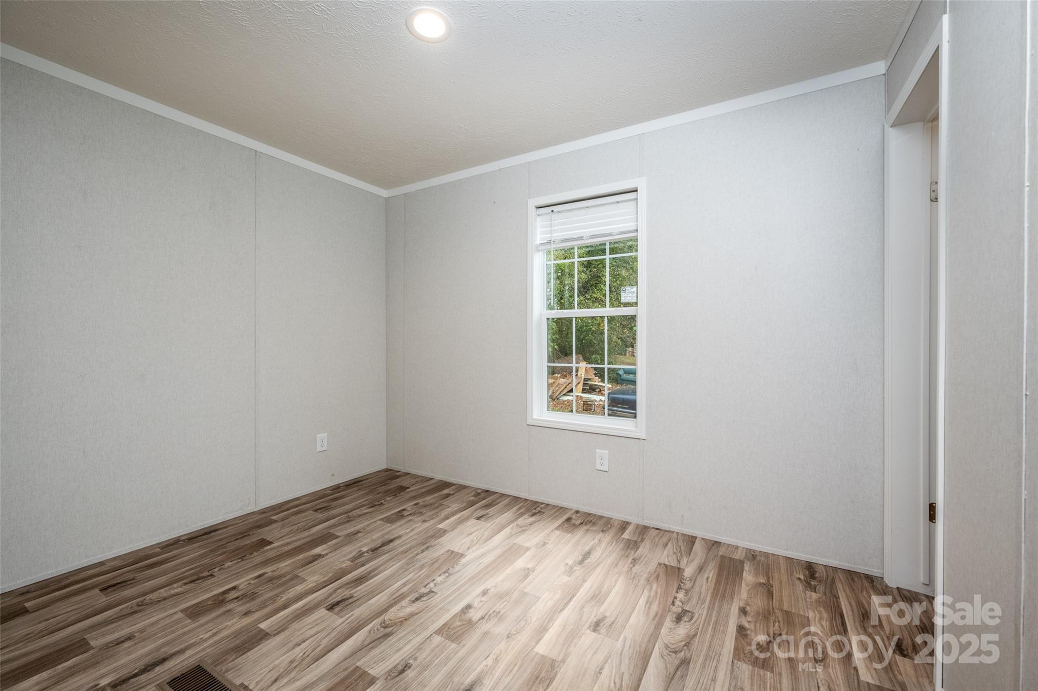 607 Stewart Court Property Photo 17