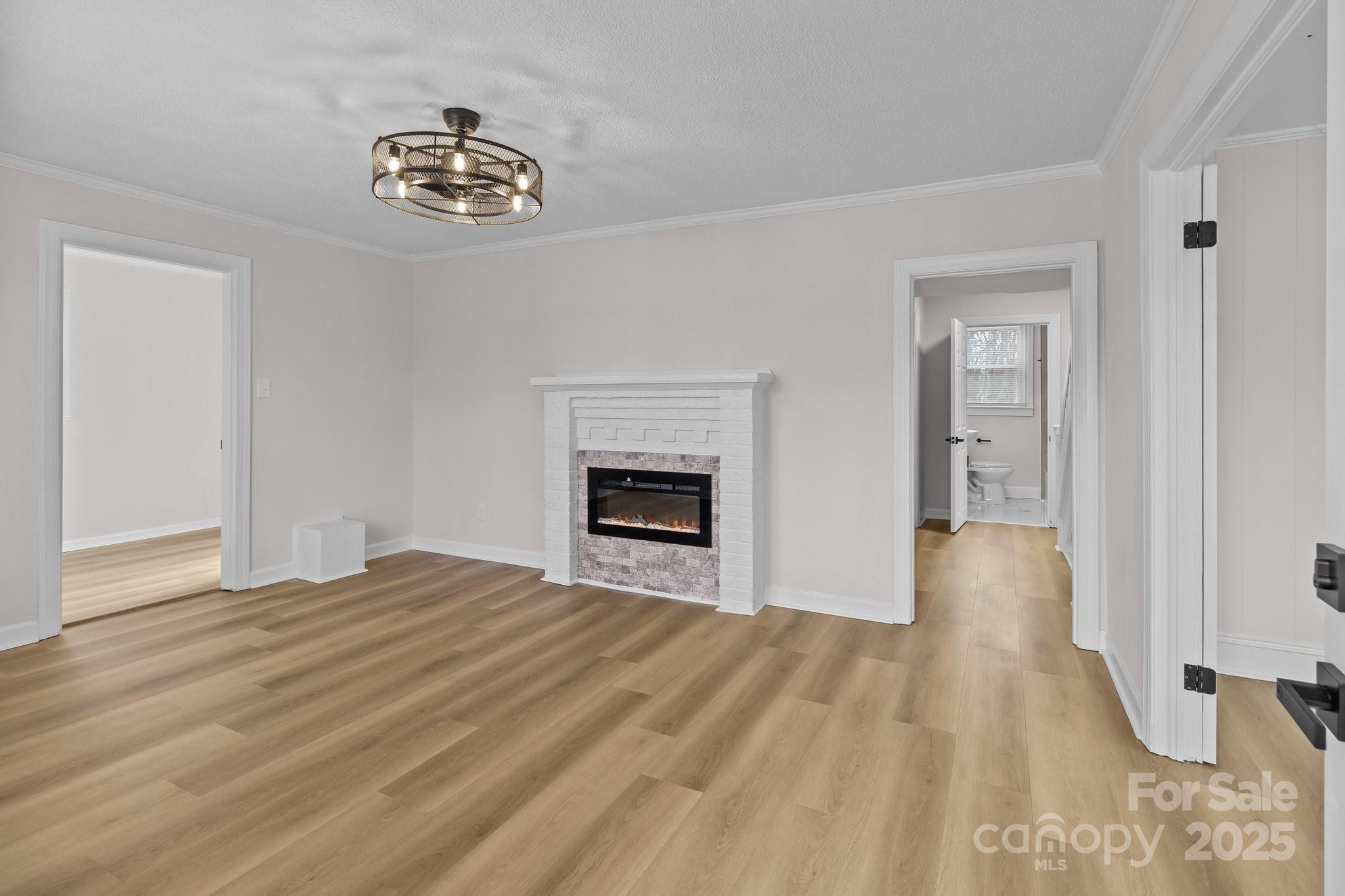 1004 N Salisbury Avenue Property Photo 4