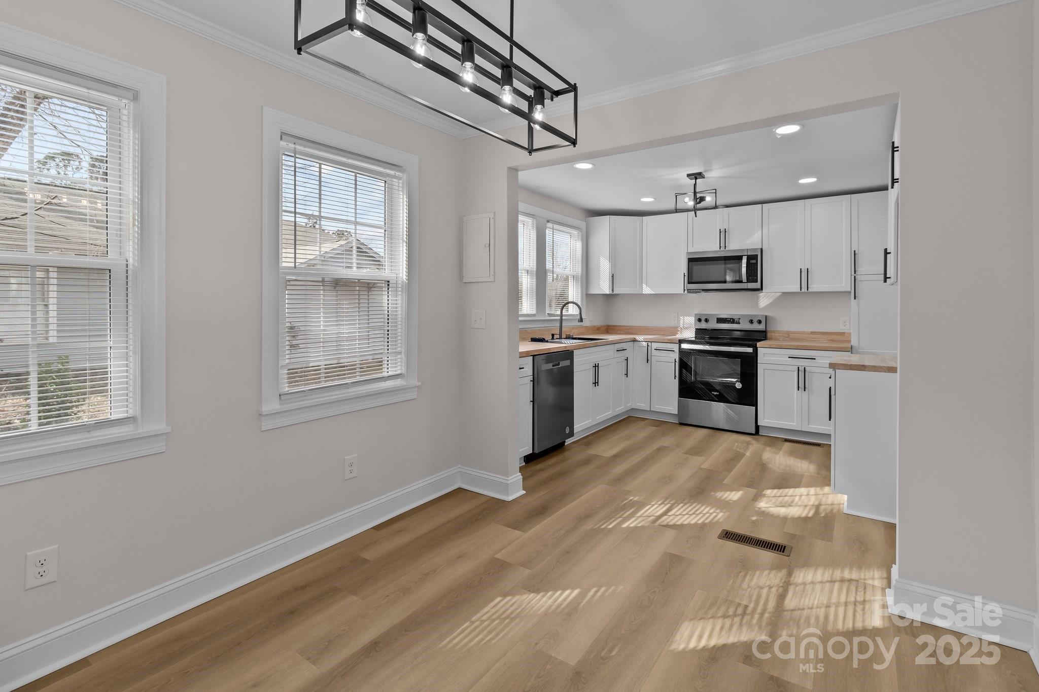 1004 N Salisbury Avenue Property Photo 10