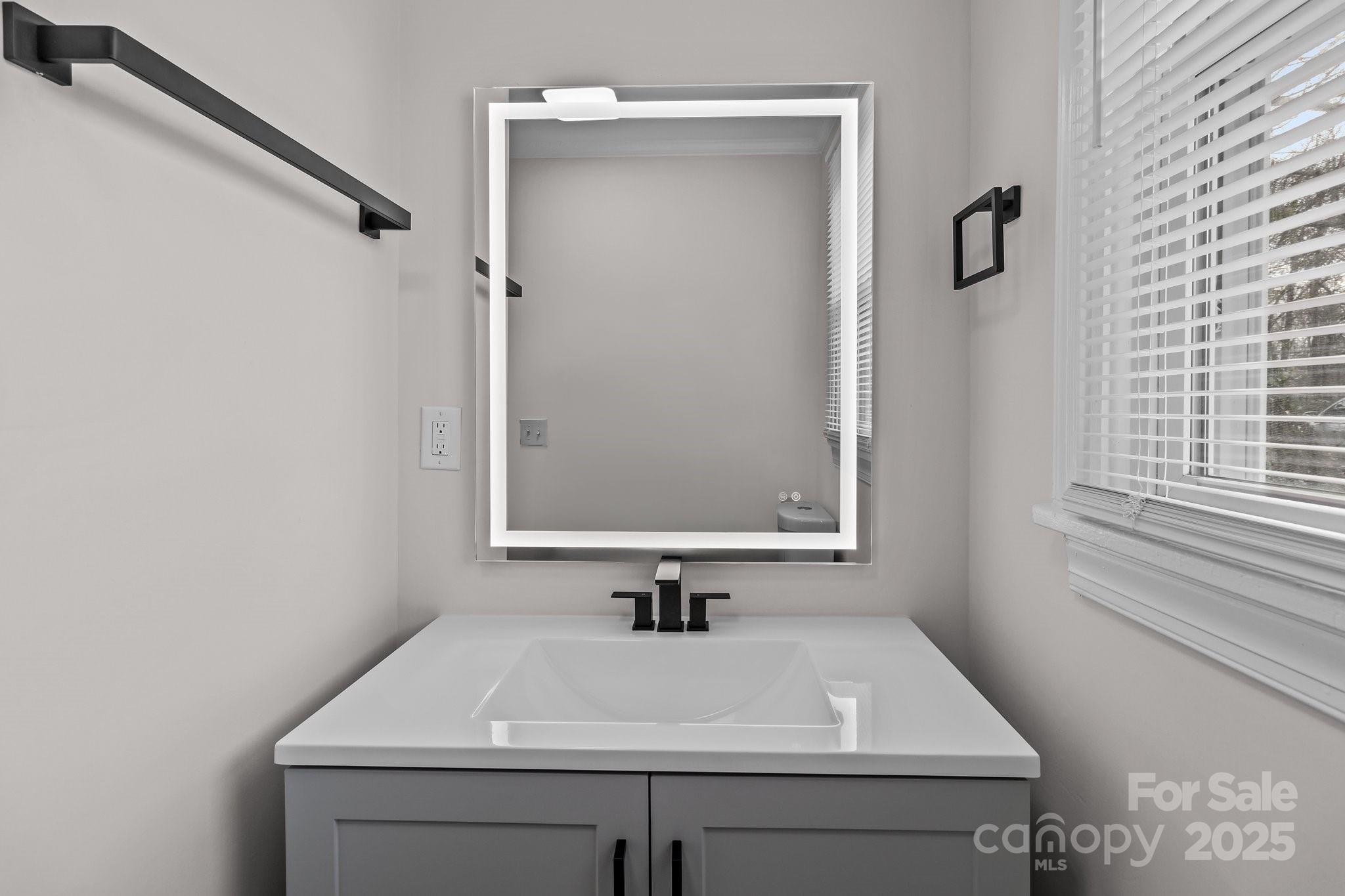 1004 N Salisbury Avenue Property Photo 13
