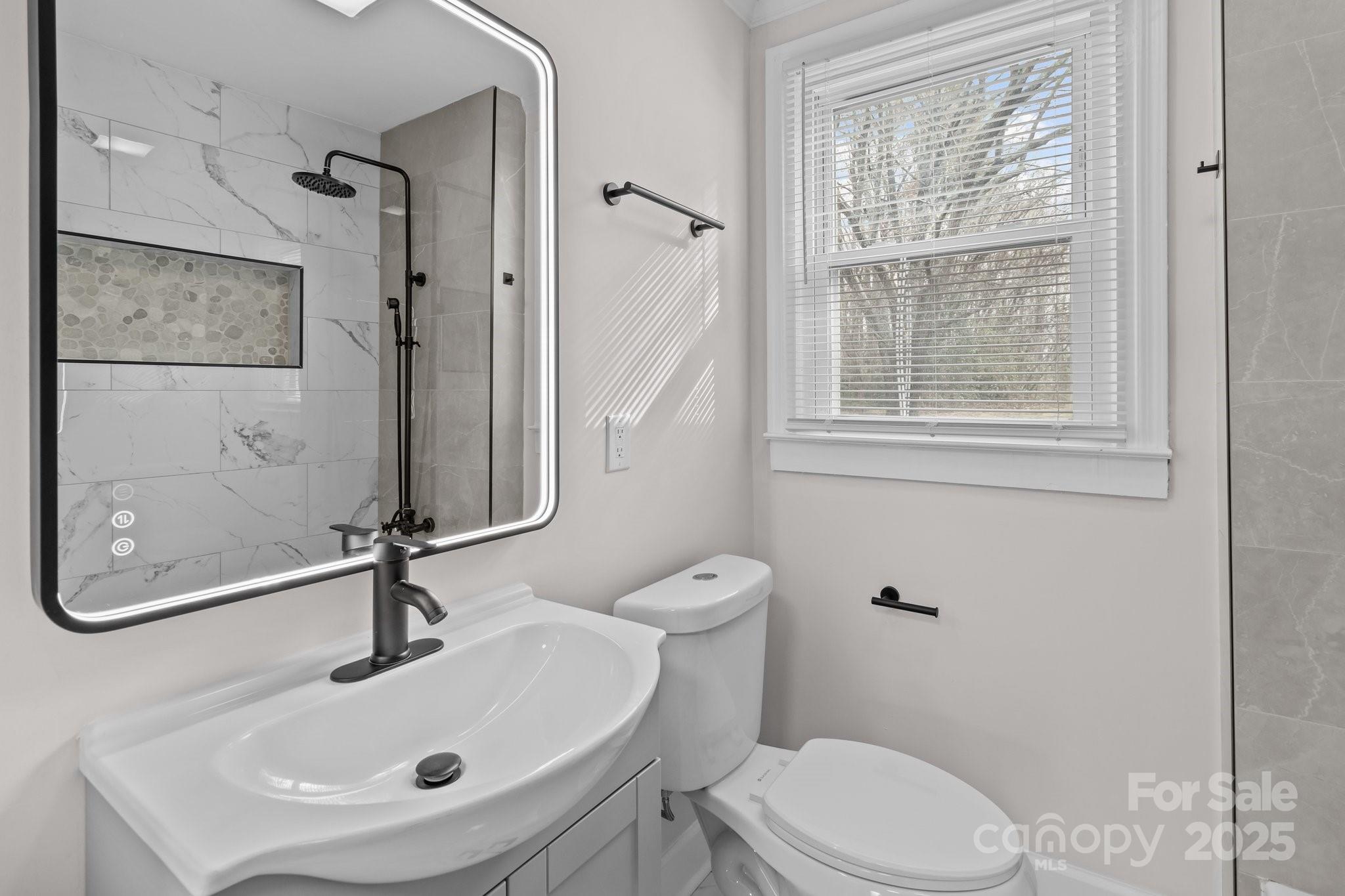 1004 N Salisbury Avenue Property Photo 18