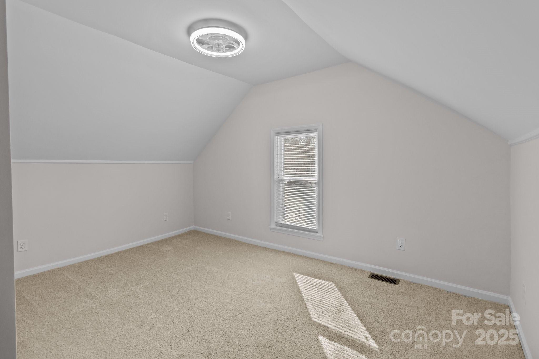 1004 N Salisbury Avenue Property Photo 25
