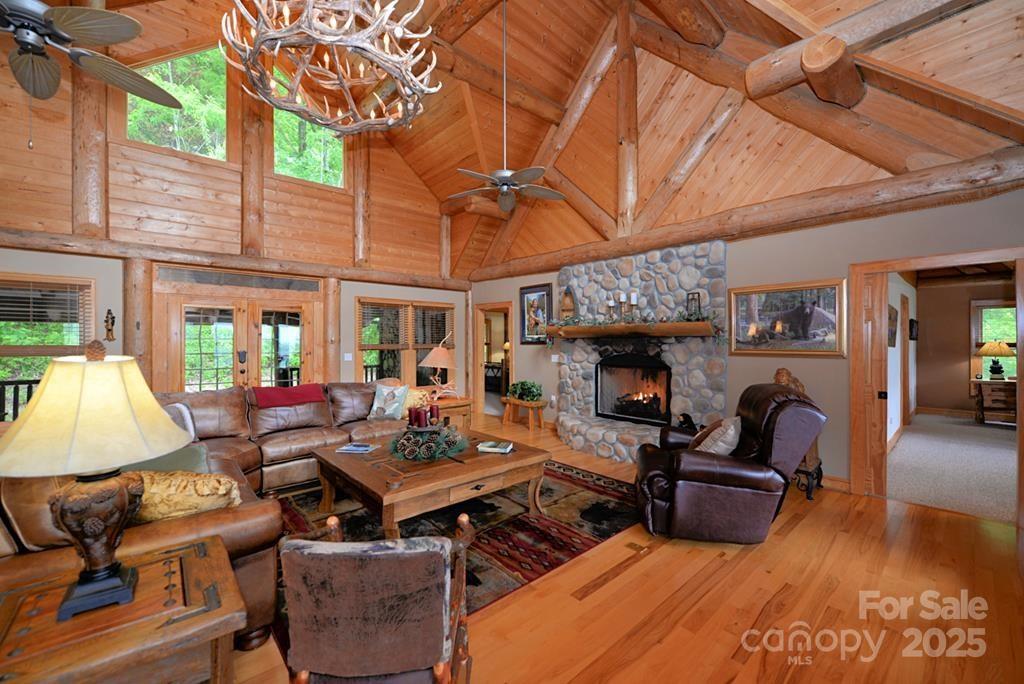 111 Living Good Lane Property Photo 6