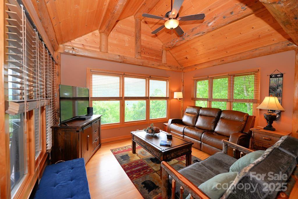 111 Living Good Lane Property Photo 11