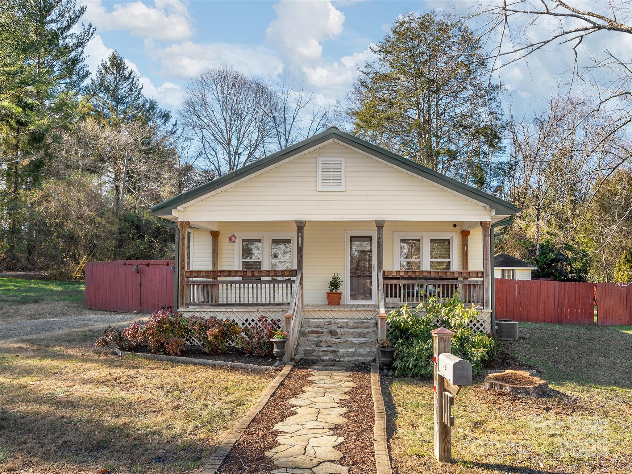 416 Newton Place Property Photo