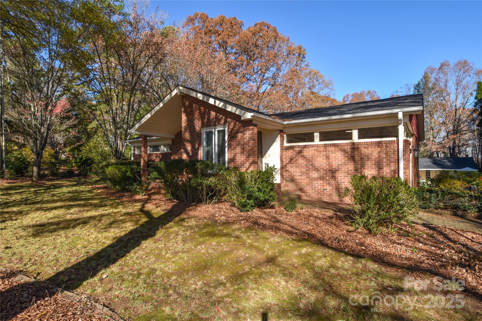 4060 Hickory Highway Property Photo
