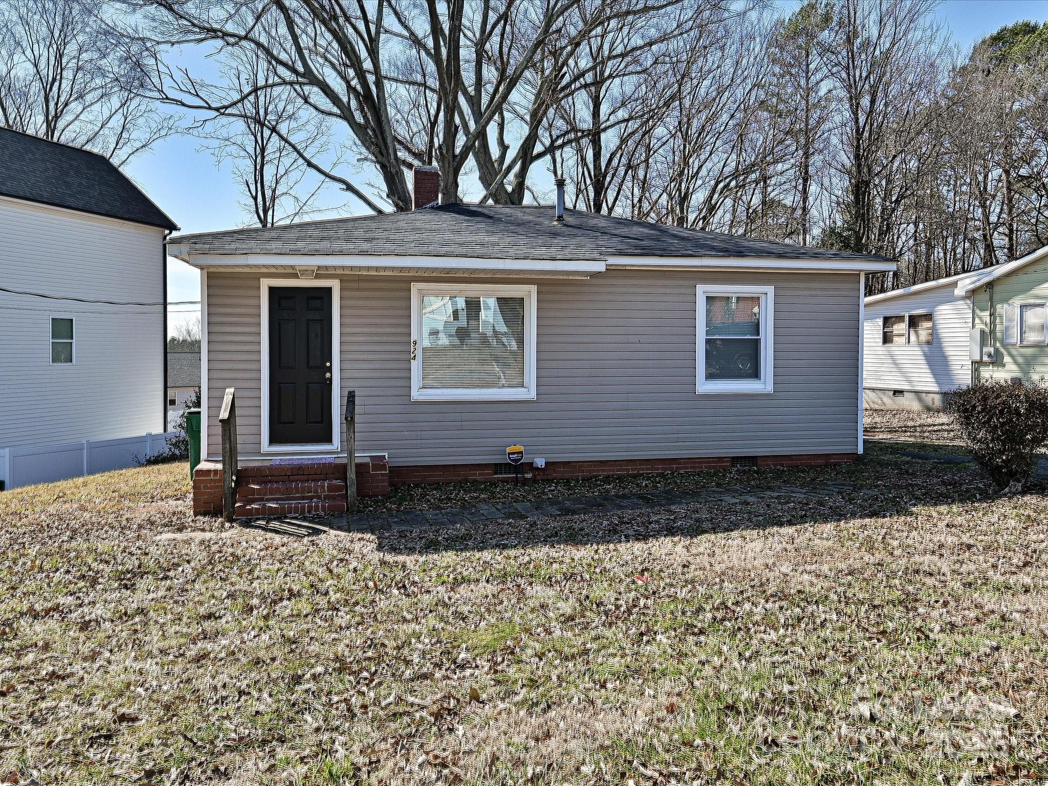 924 Aileen Circle Property Photo
