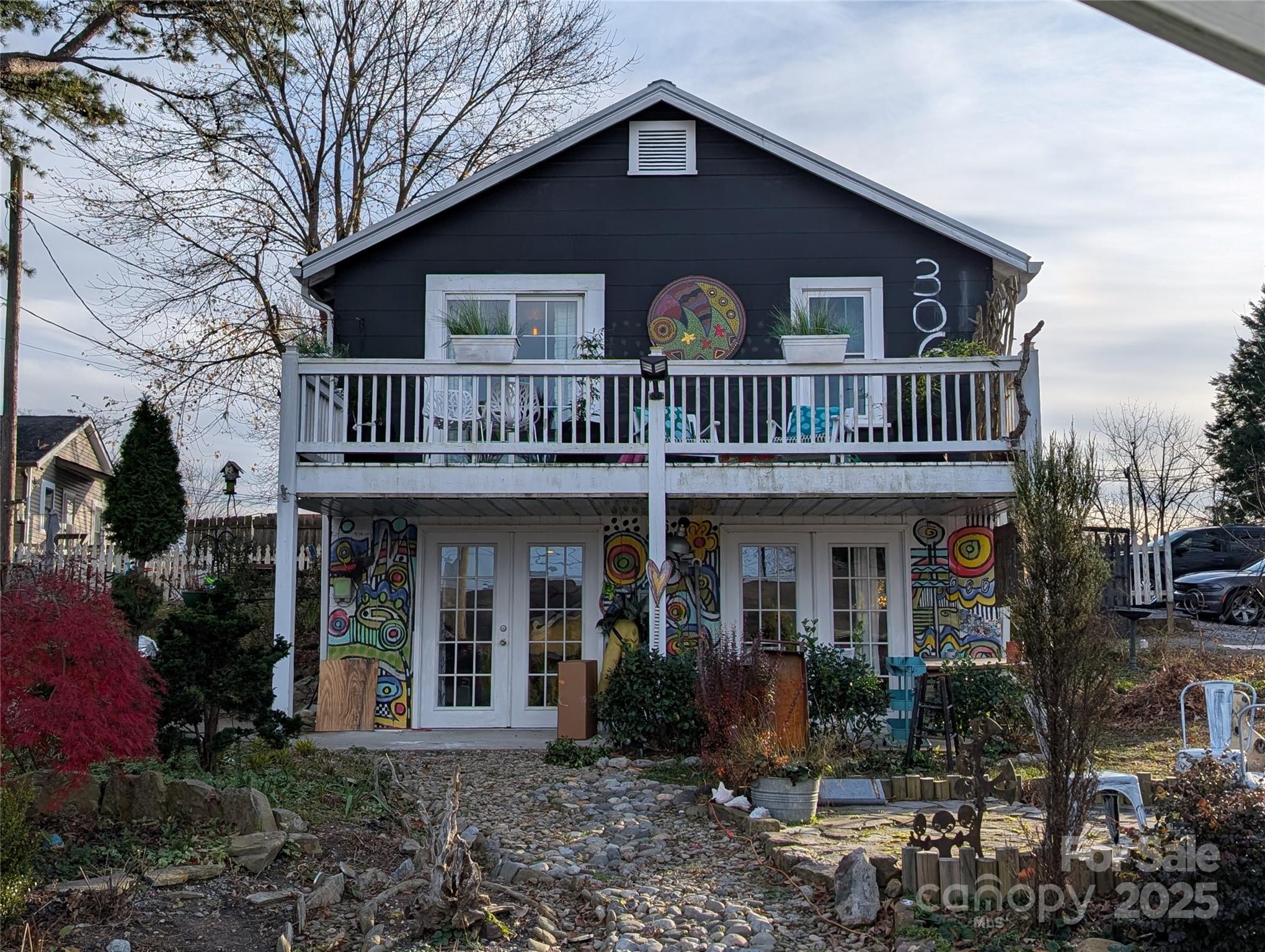 302 Davis Street Property Photo 11