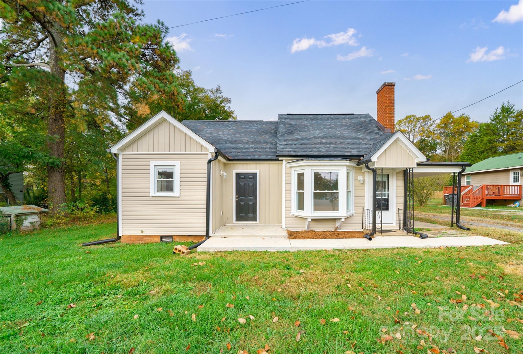 2500 S Ridge Avenue Property Photo