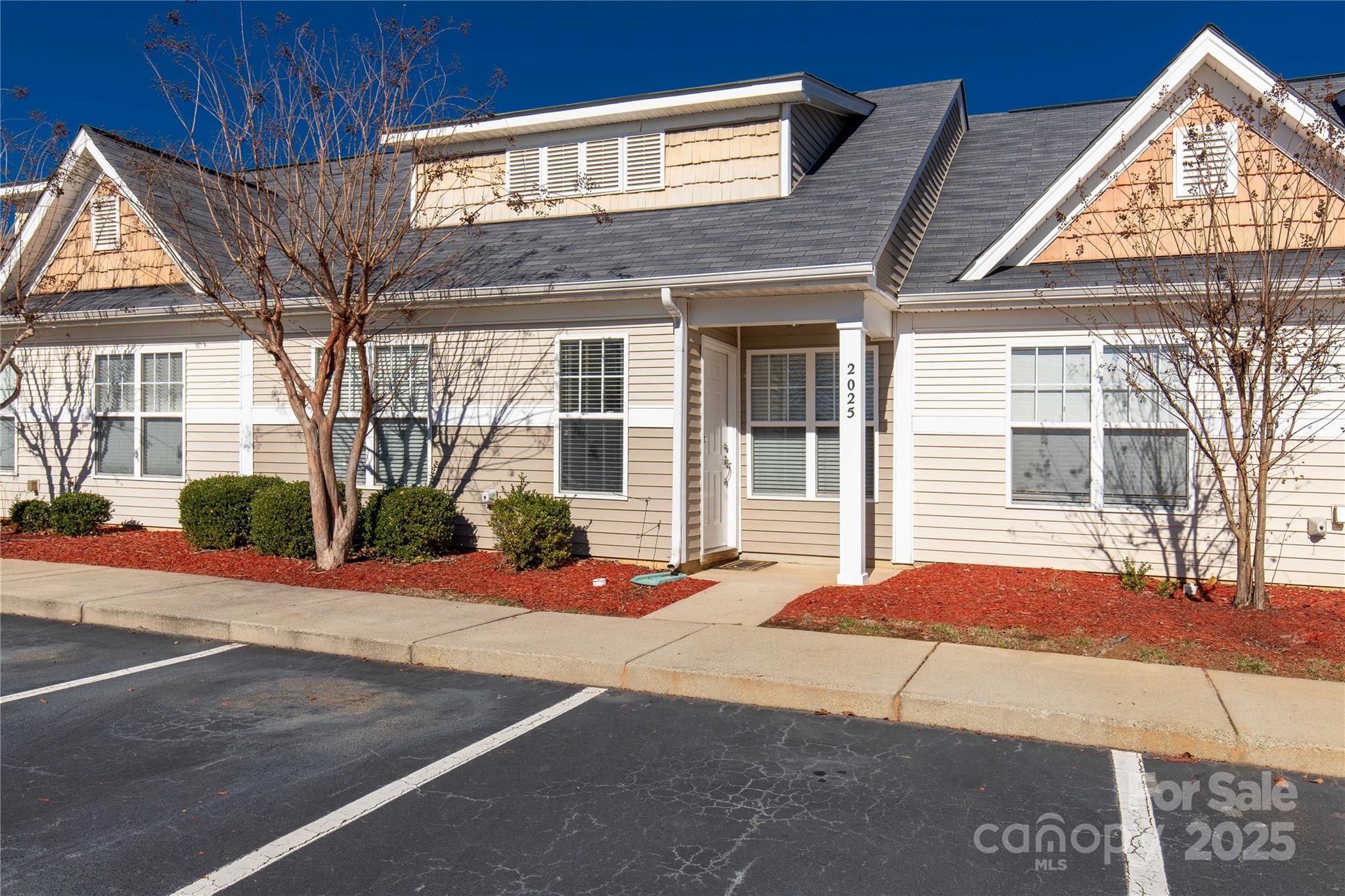 2025 Shady Pond Drive Property Photo