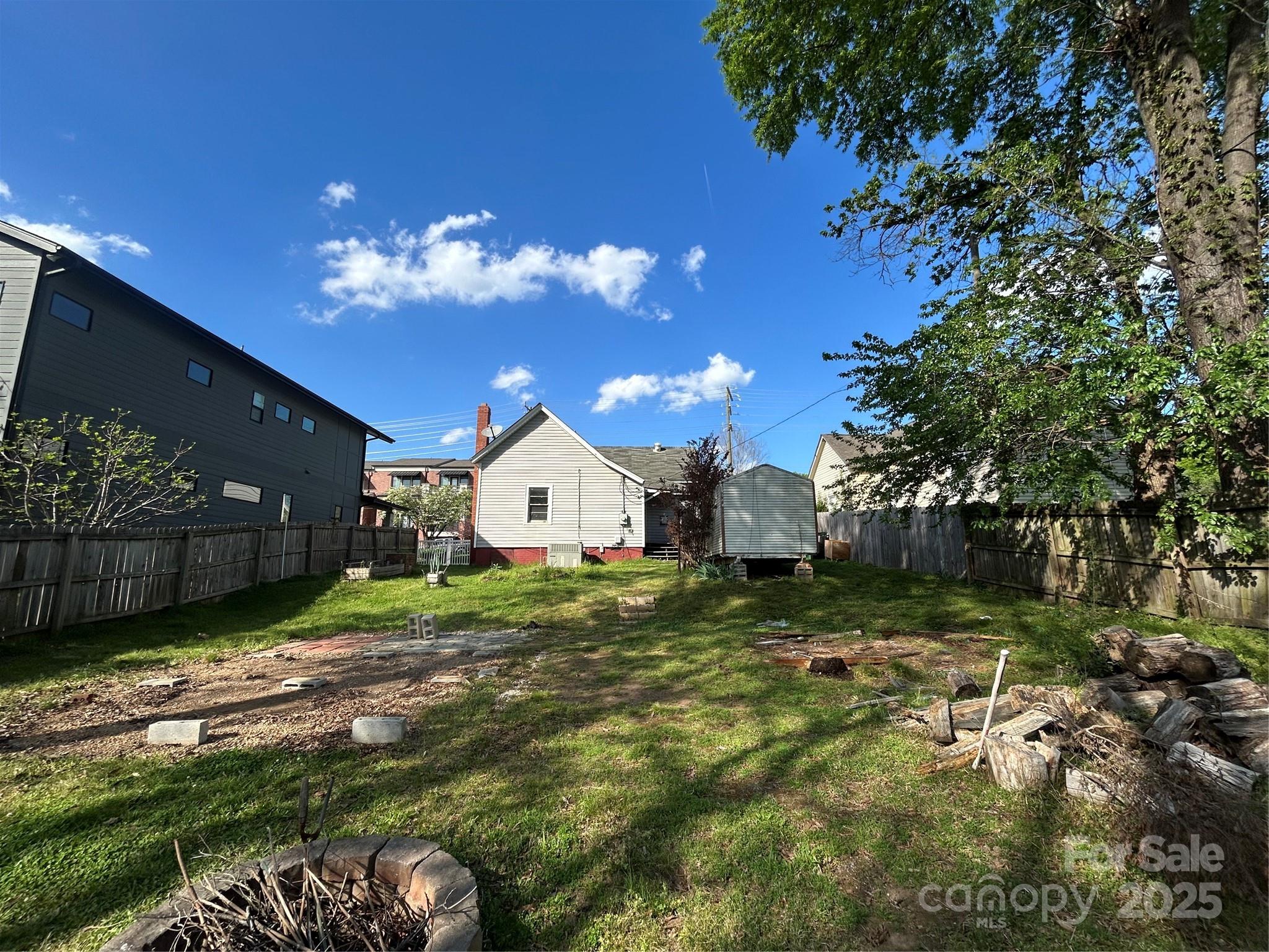 2824 N Brevard Street Property Photo 5