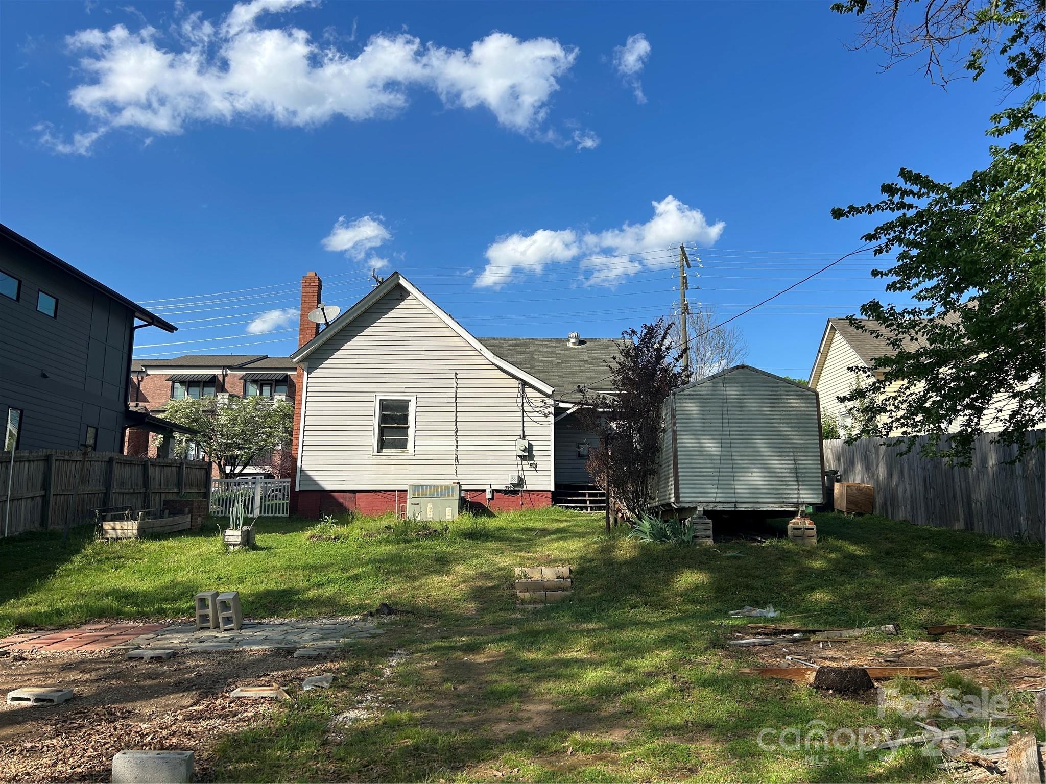 2824 N Brevard Street Property Photo 7