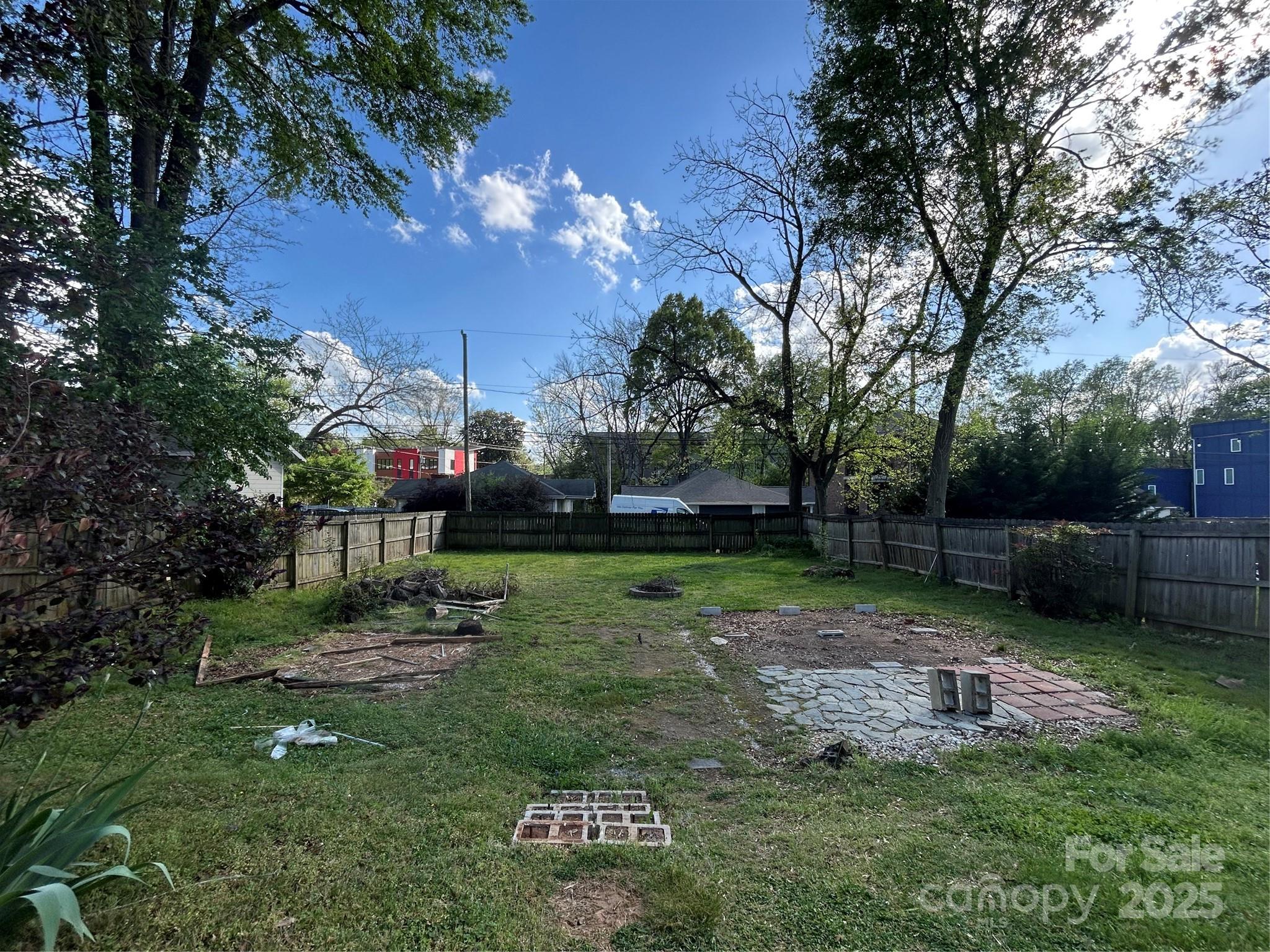 2824 N Brevard Street Property Photo 8