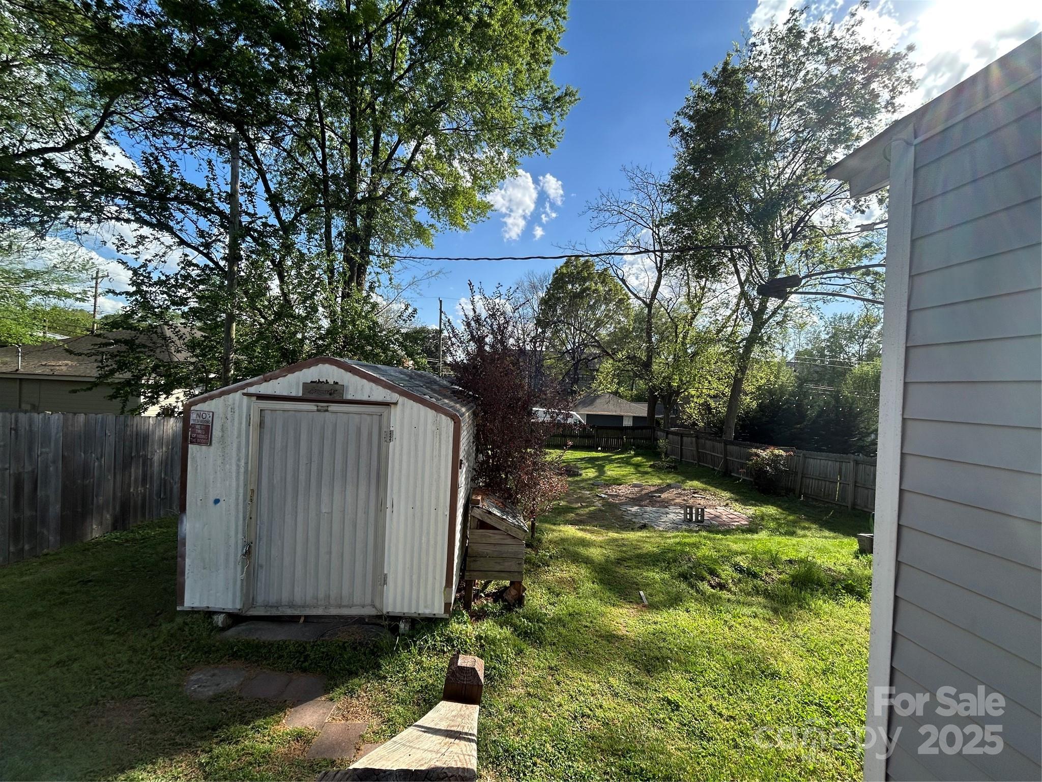 2824 N Brevard Street Property Photo 9