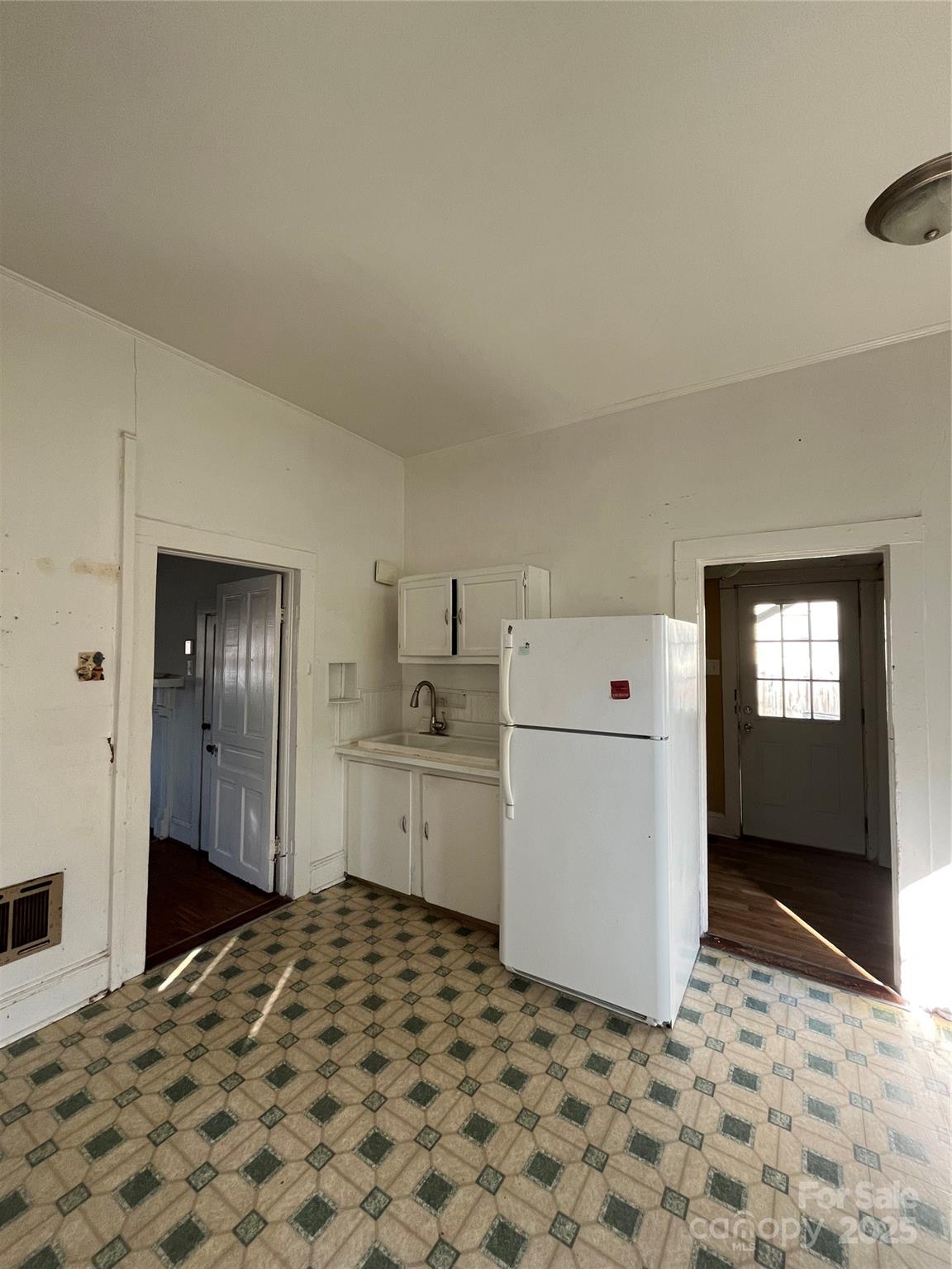 2824 N Brevard Street Property Photo 13