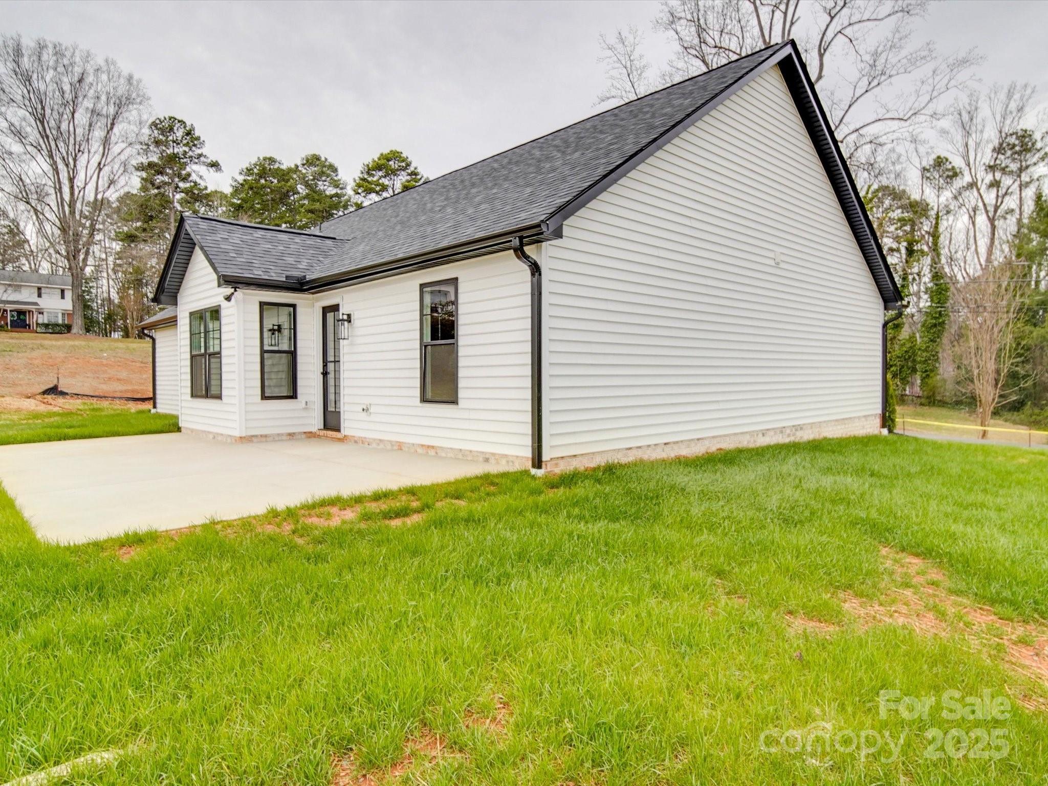 8690 Crestwood Drive Property Photo 22