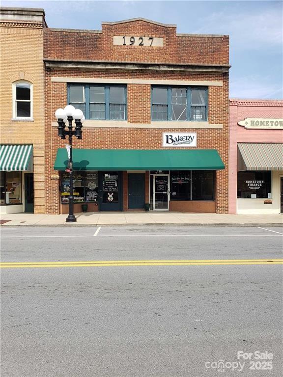 120 W Main Street Property Photo