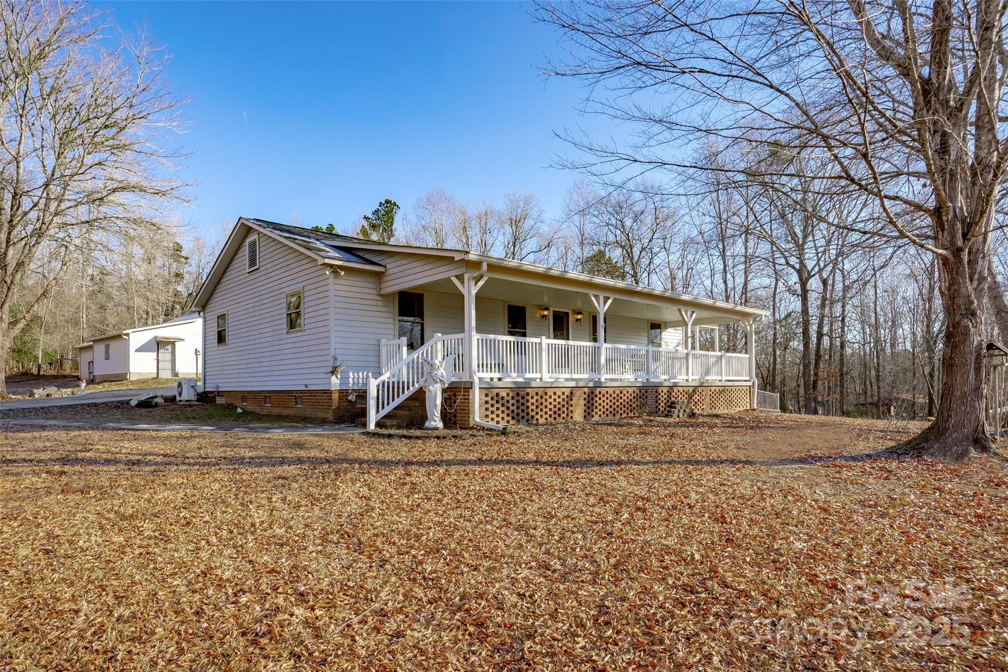 2212 Waterfront Road Property Photo