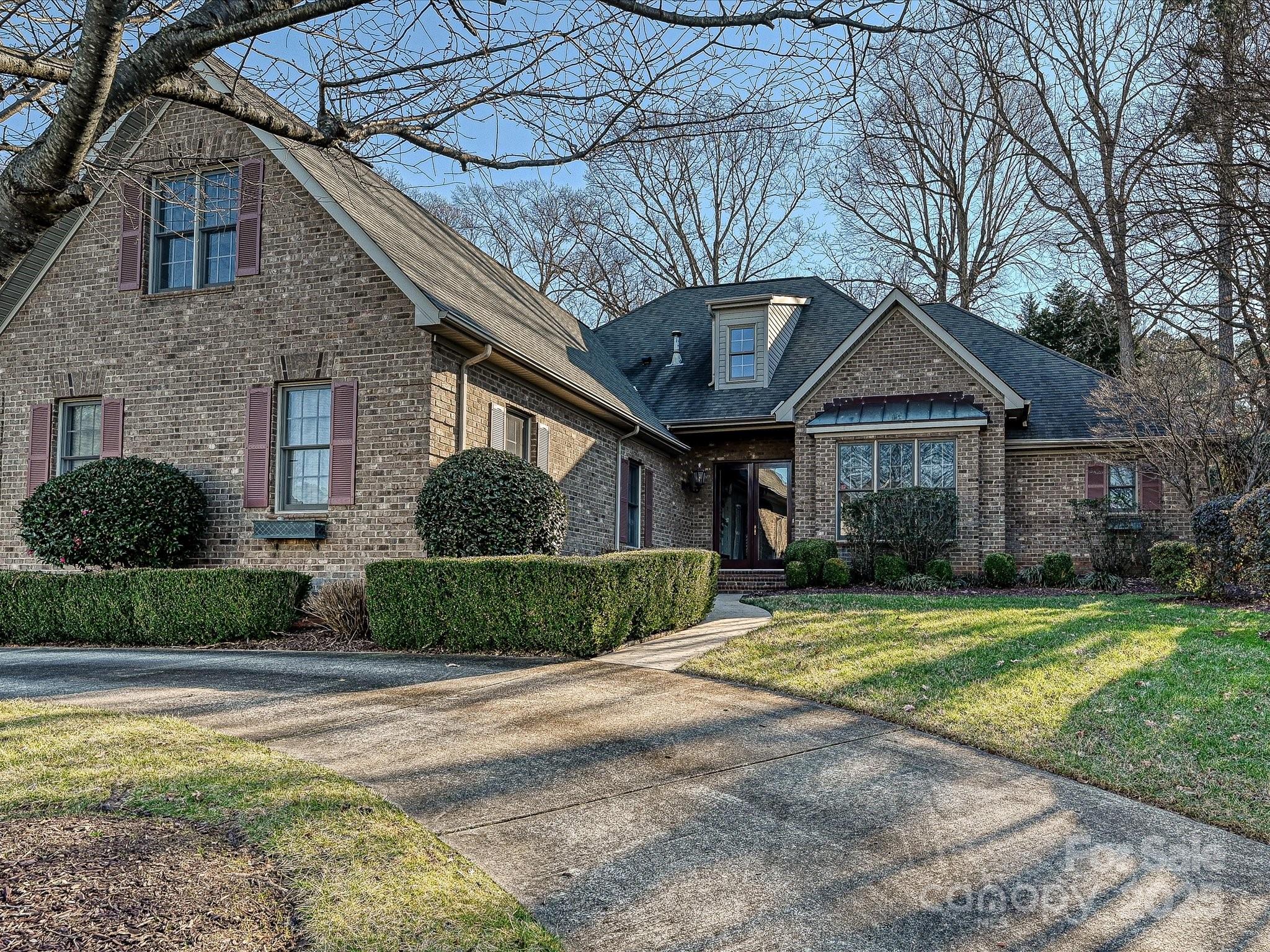 100 Norman Place Real Estate Listings Main Image