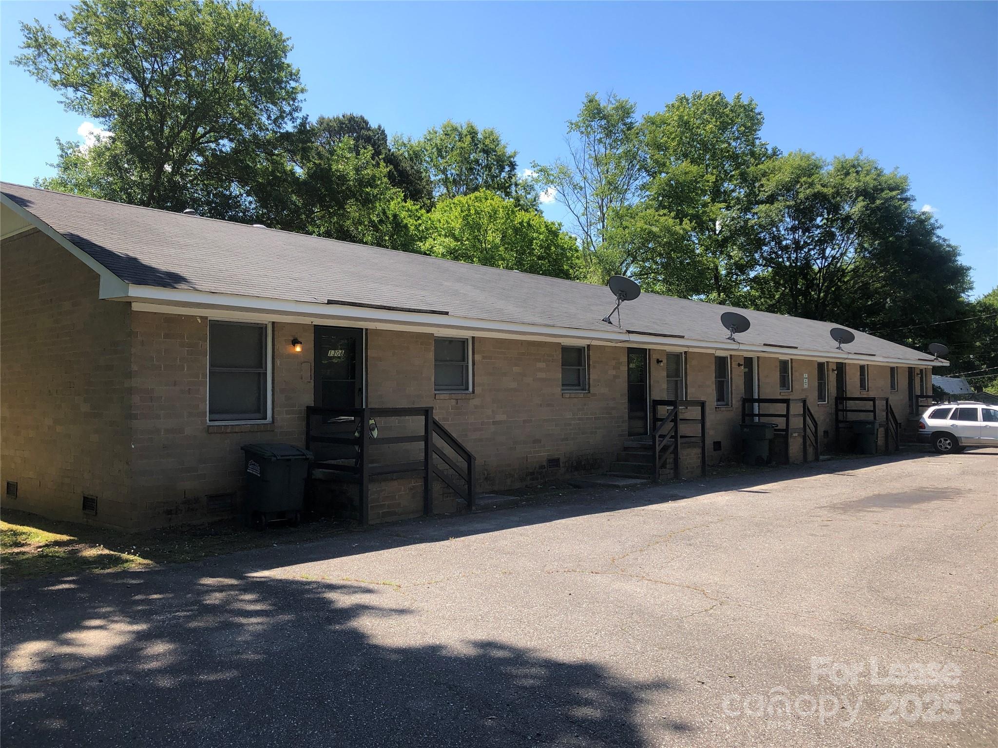 1308 Linwood Road Property Photo