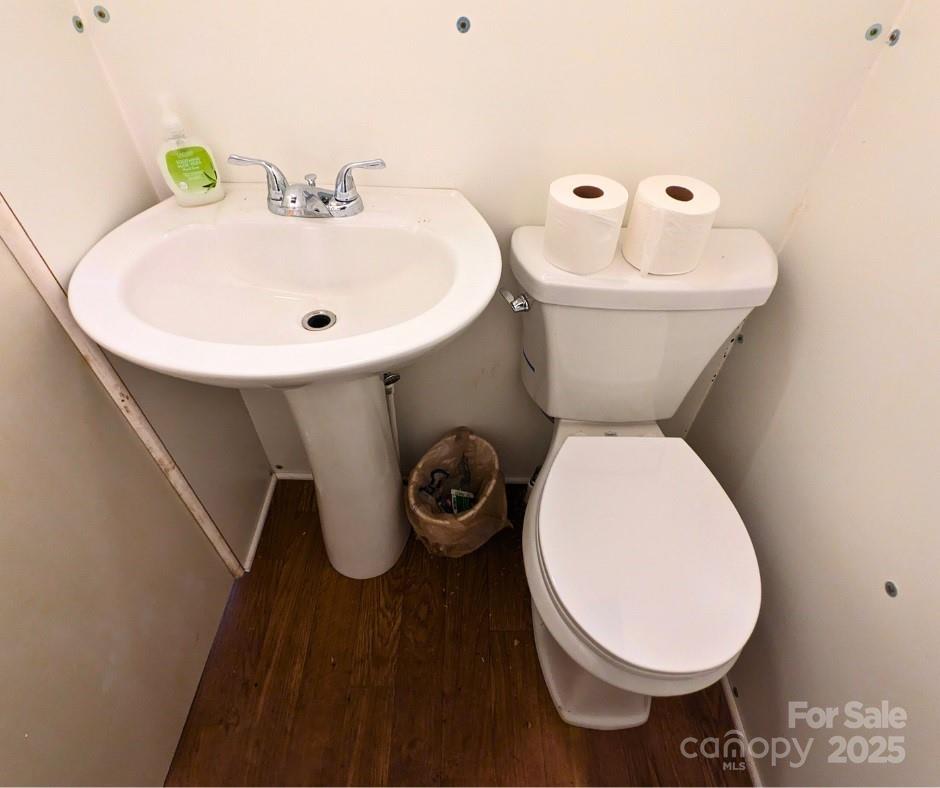 1737 Whitesides Road Property Photo 4