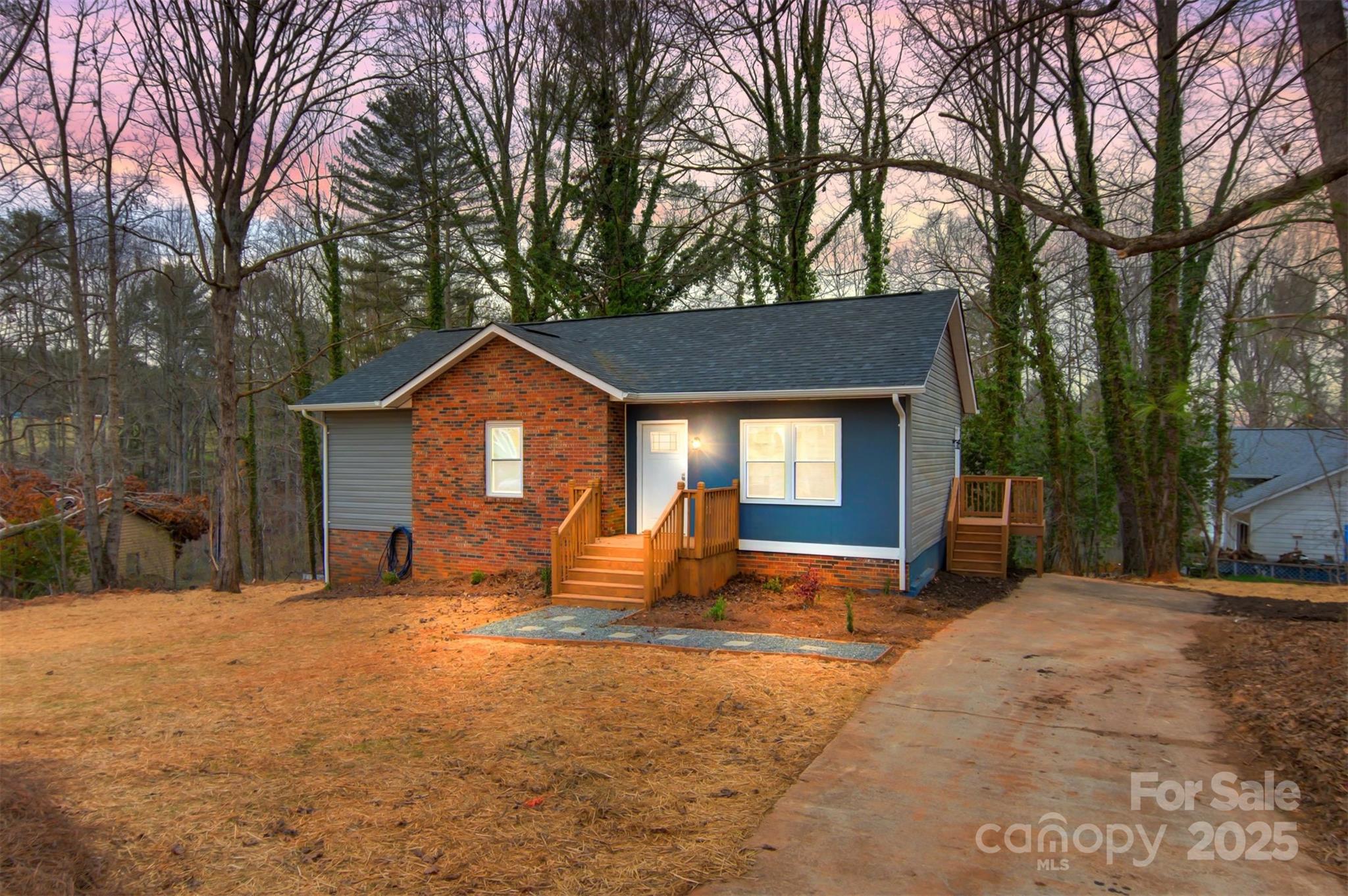 3711 Indian Court Property Photo