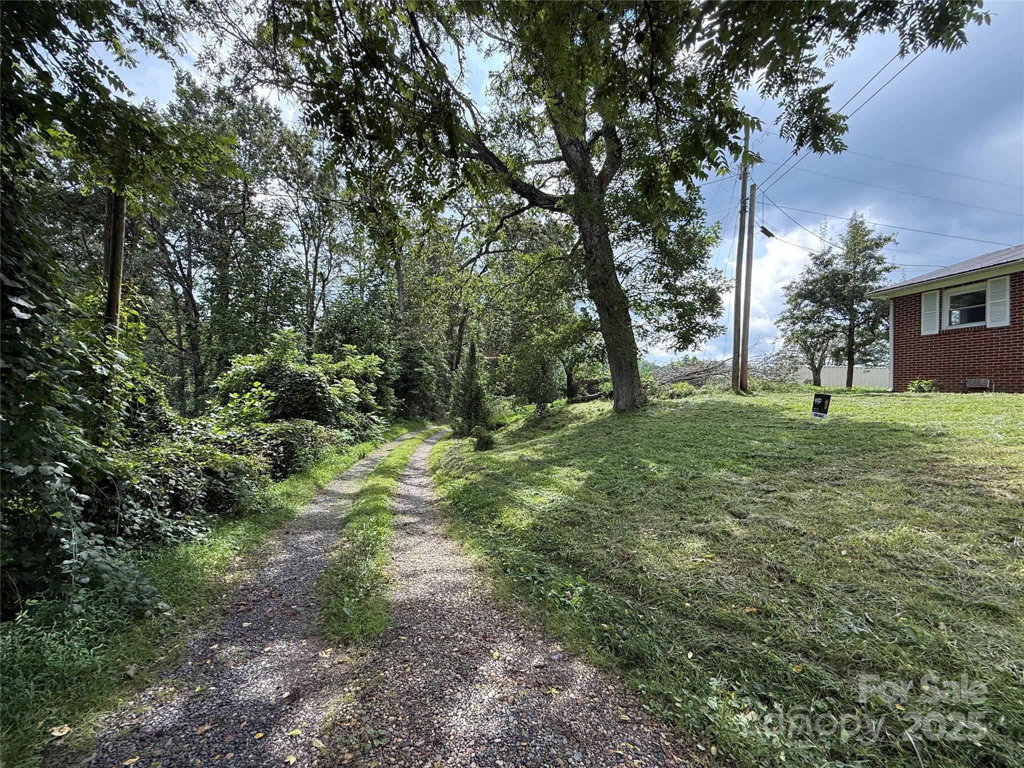 183 Maple Road Property Photo 4