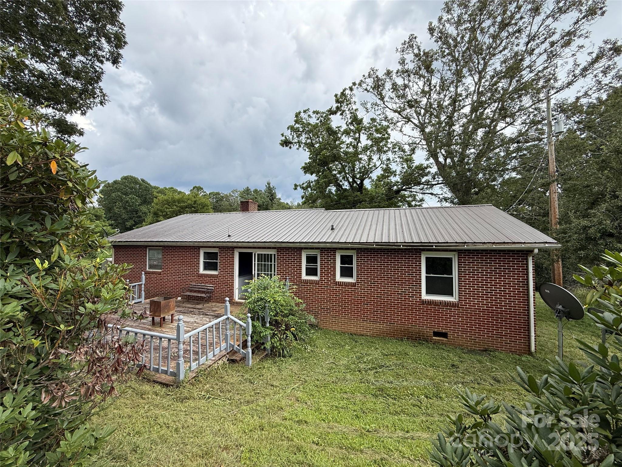 183 Maple Road Property Photo 8