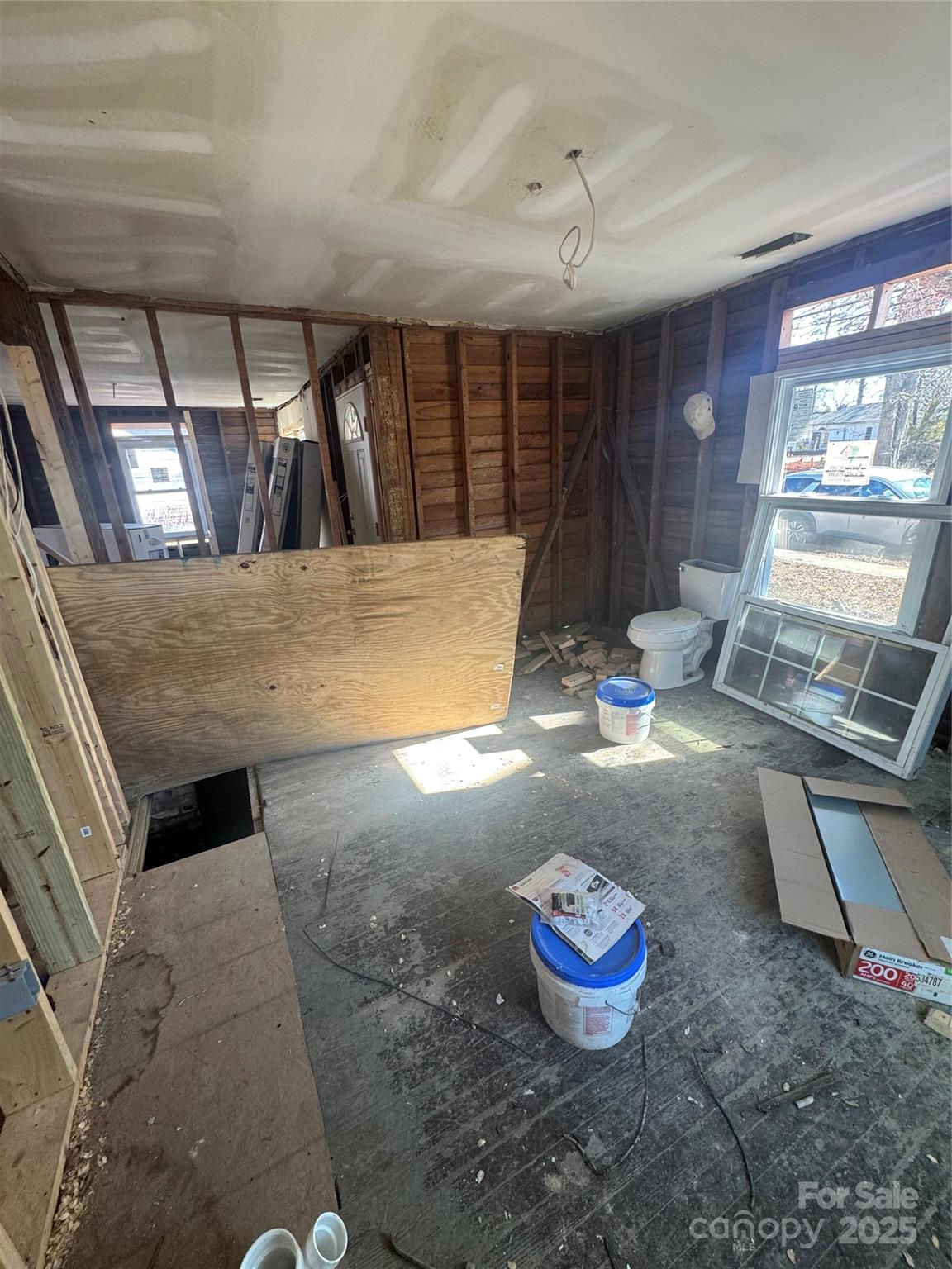 328 Whitner Street Property Photo 6