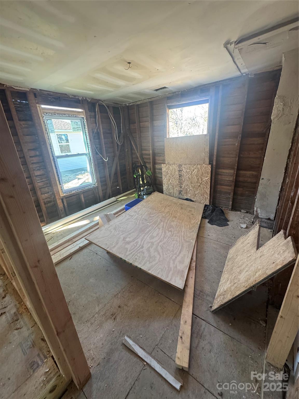 328 Whitner Street Property Photo 8