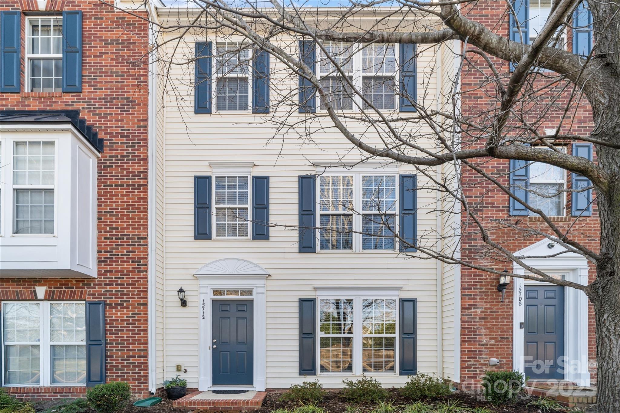 15712 Kensington Palace Lane Property Photo
