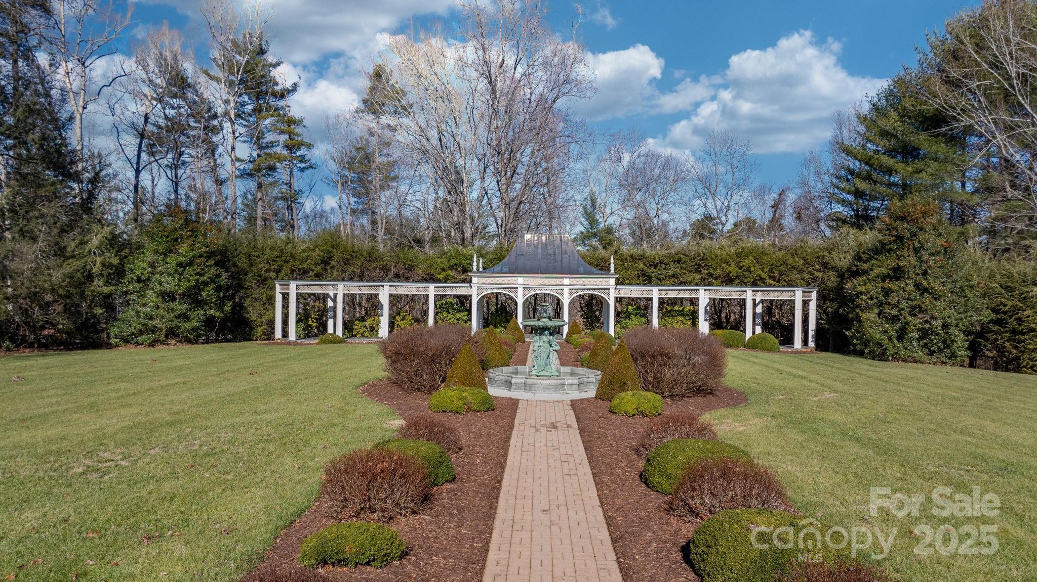 135 Claron Place Property Photo 4