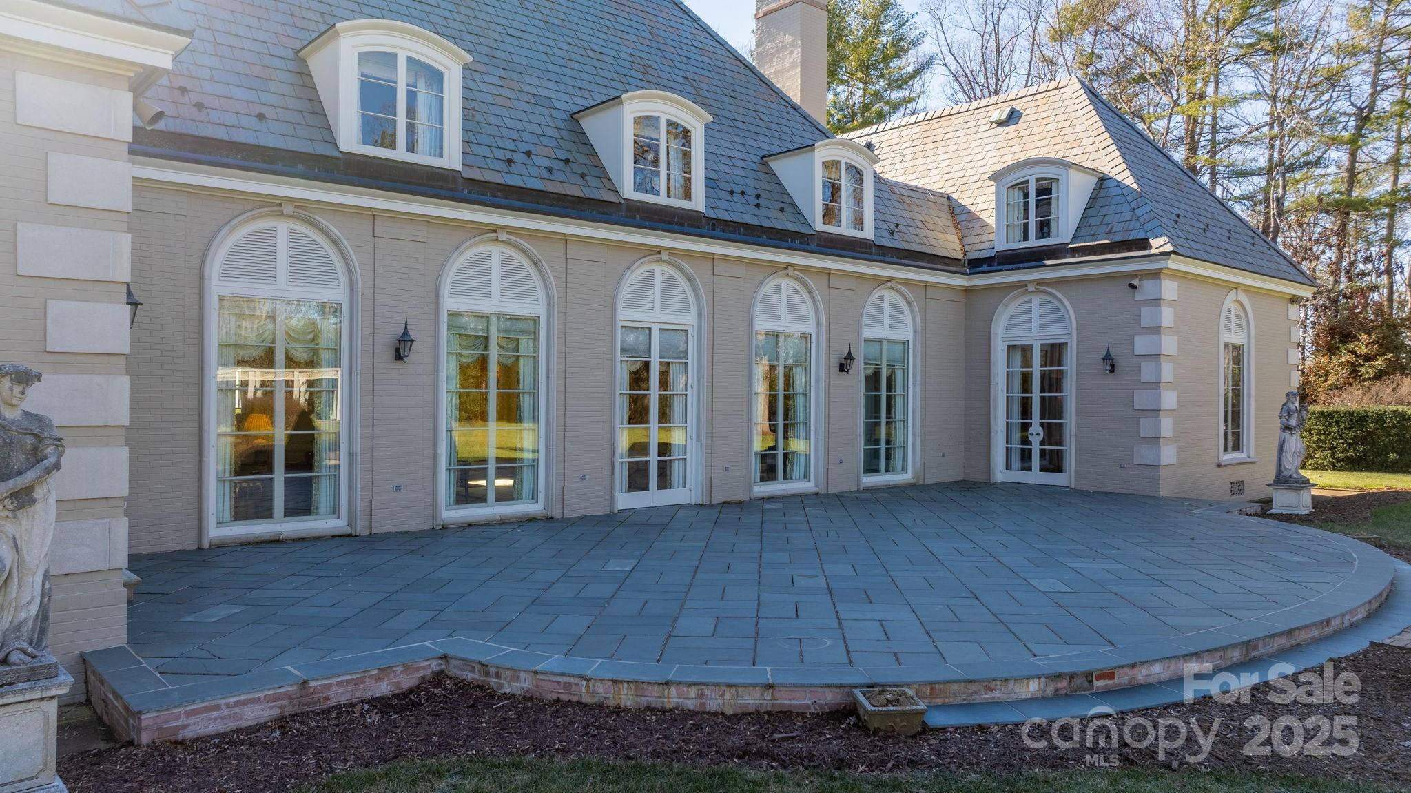 135 Claron Place Property Photo 6