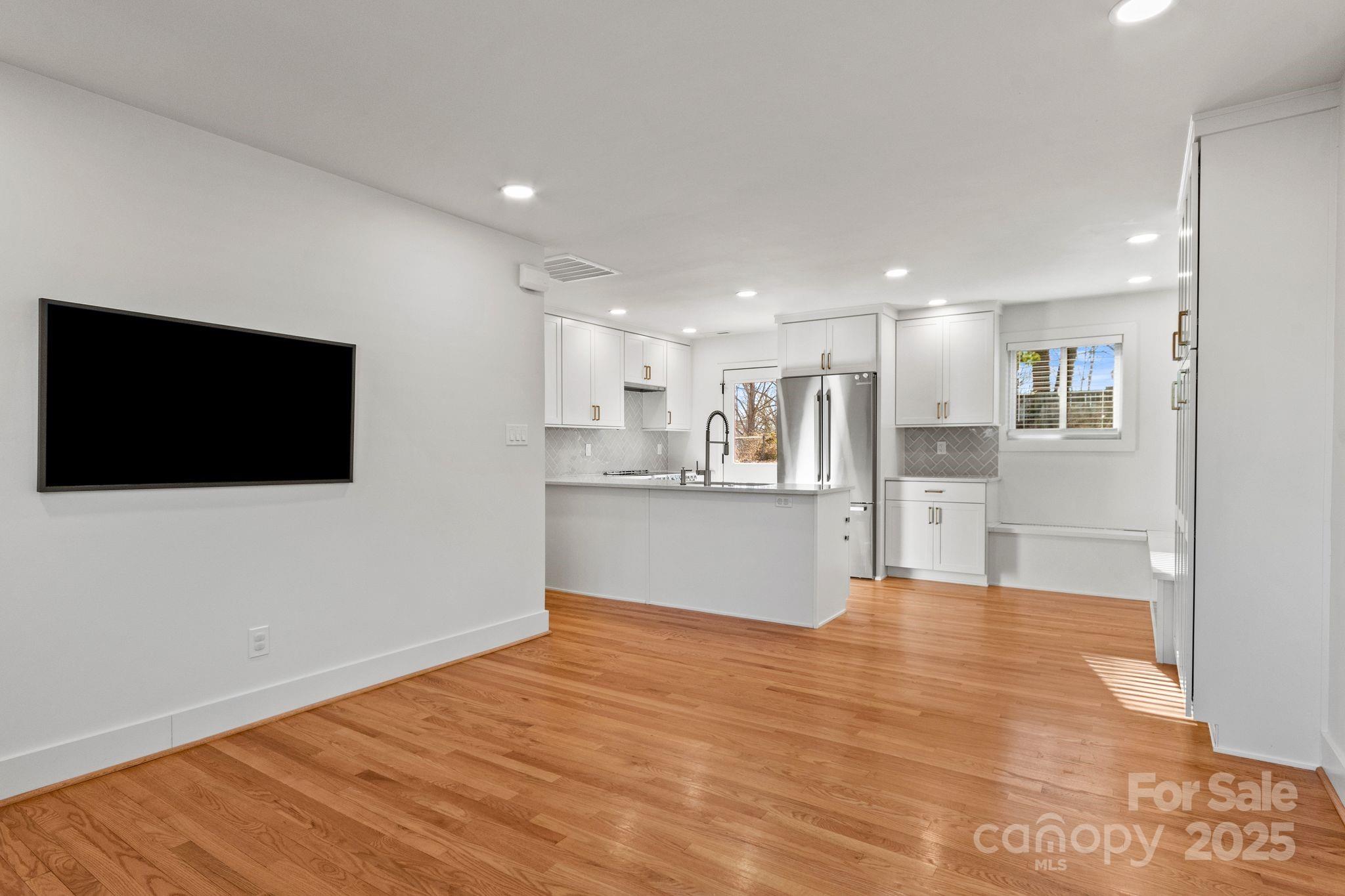 453 Riverview Drive Property Photo 7