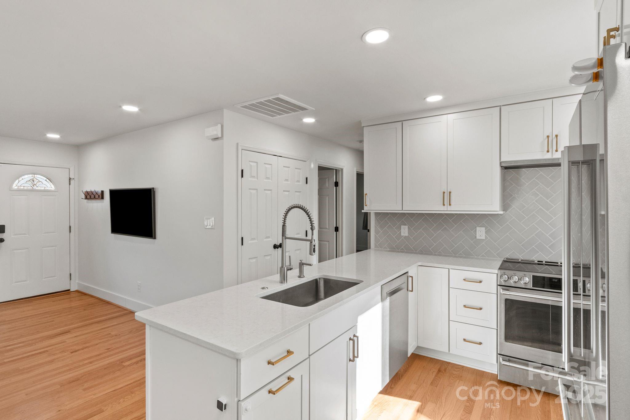 453 Riverview Drive Property Photo 13