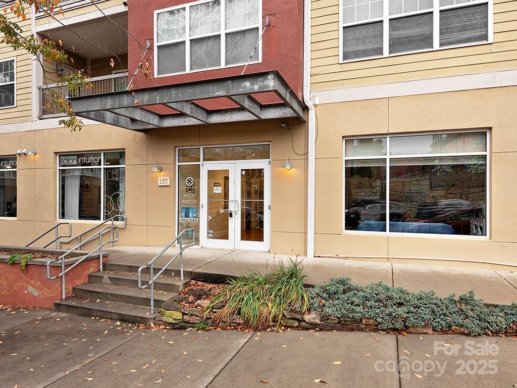 157 S Lexington Avenue Property Photo 1