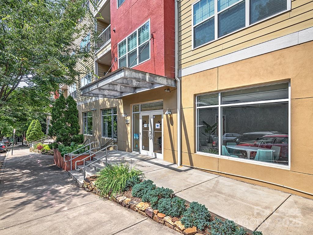 157 S Lexington Avenue D Property Photo 2