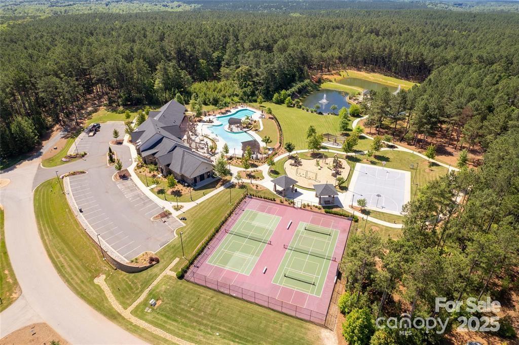 6211 Chimney Bluff Road 17 Property Photo 6