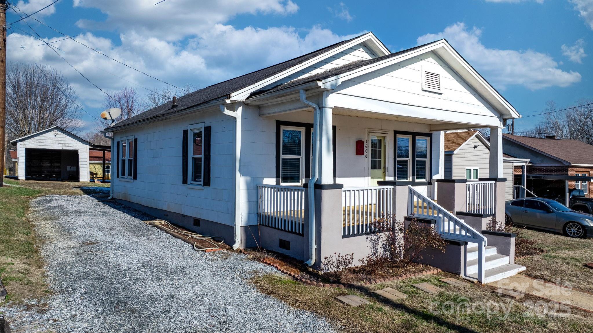 1606 College Avenue Property Photo