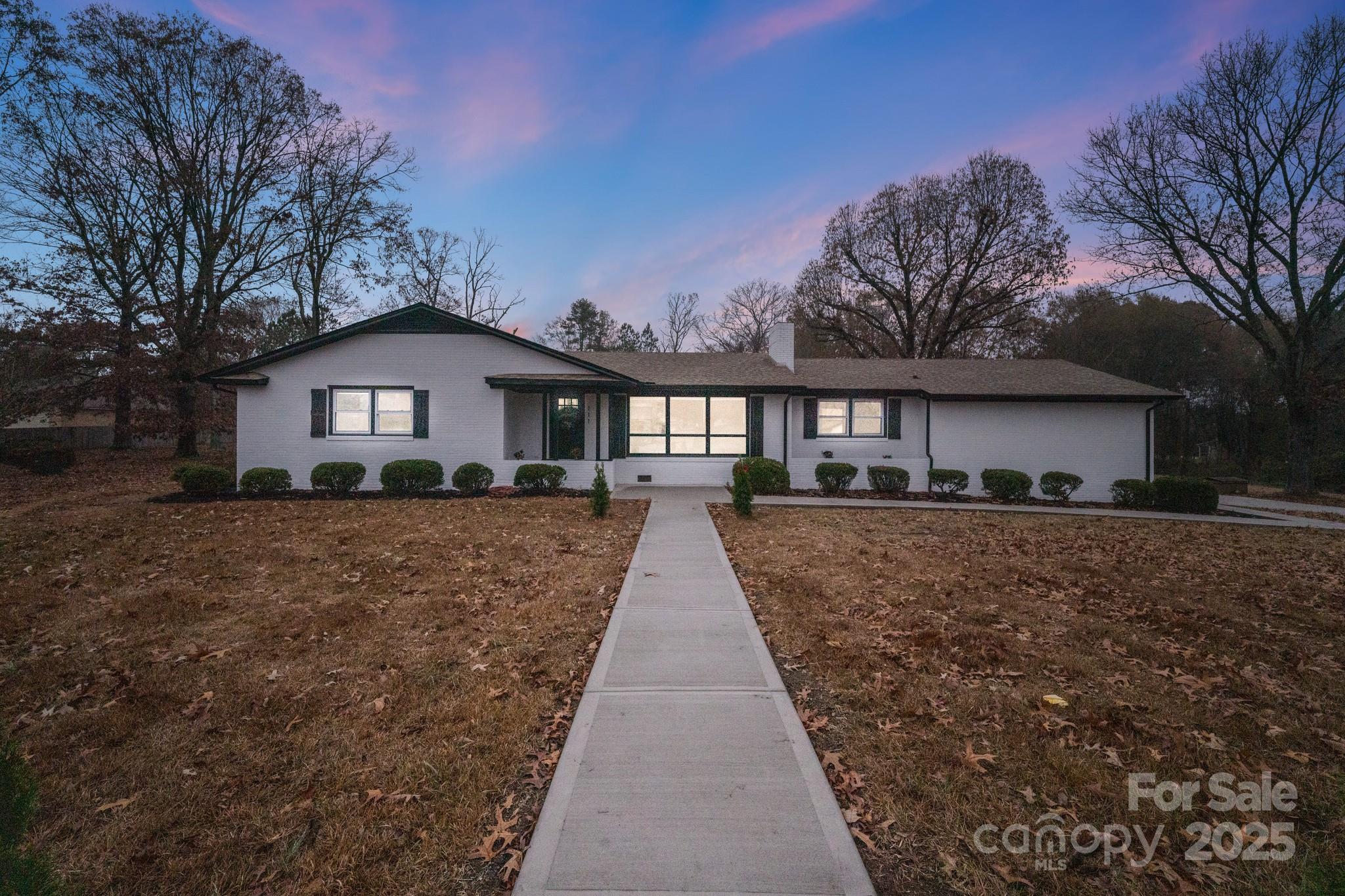111 Oakmont Road Property Photo