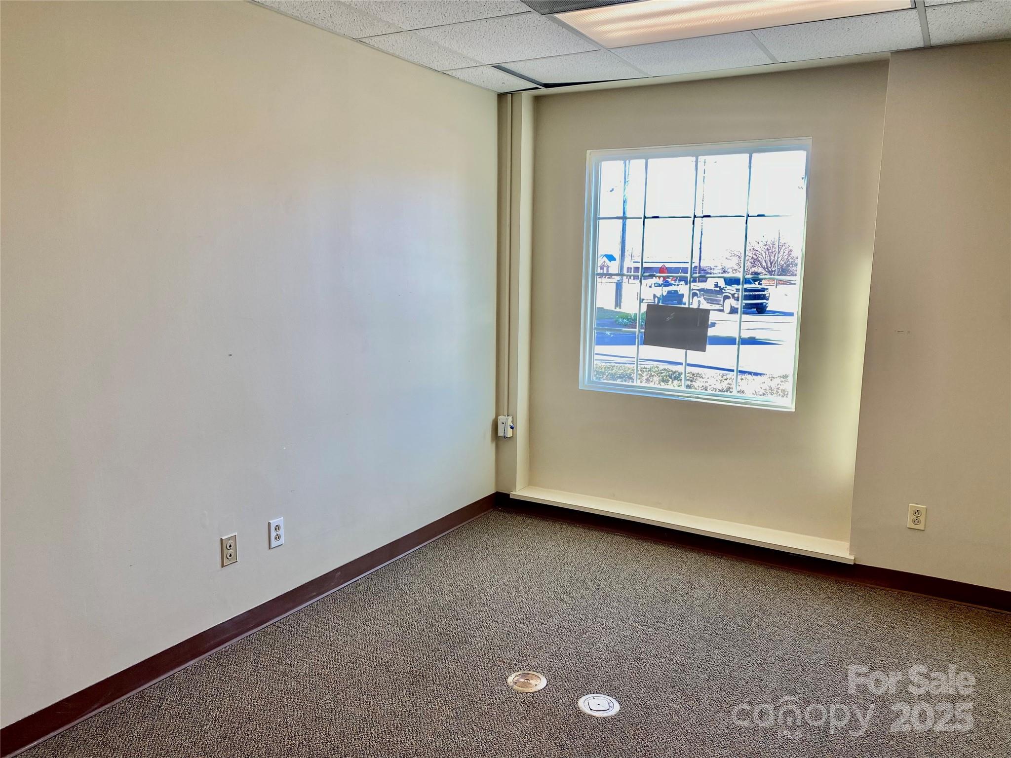 425 Main Street Property Photo 6
