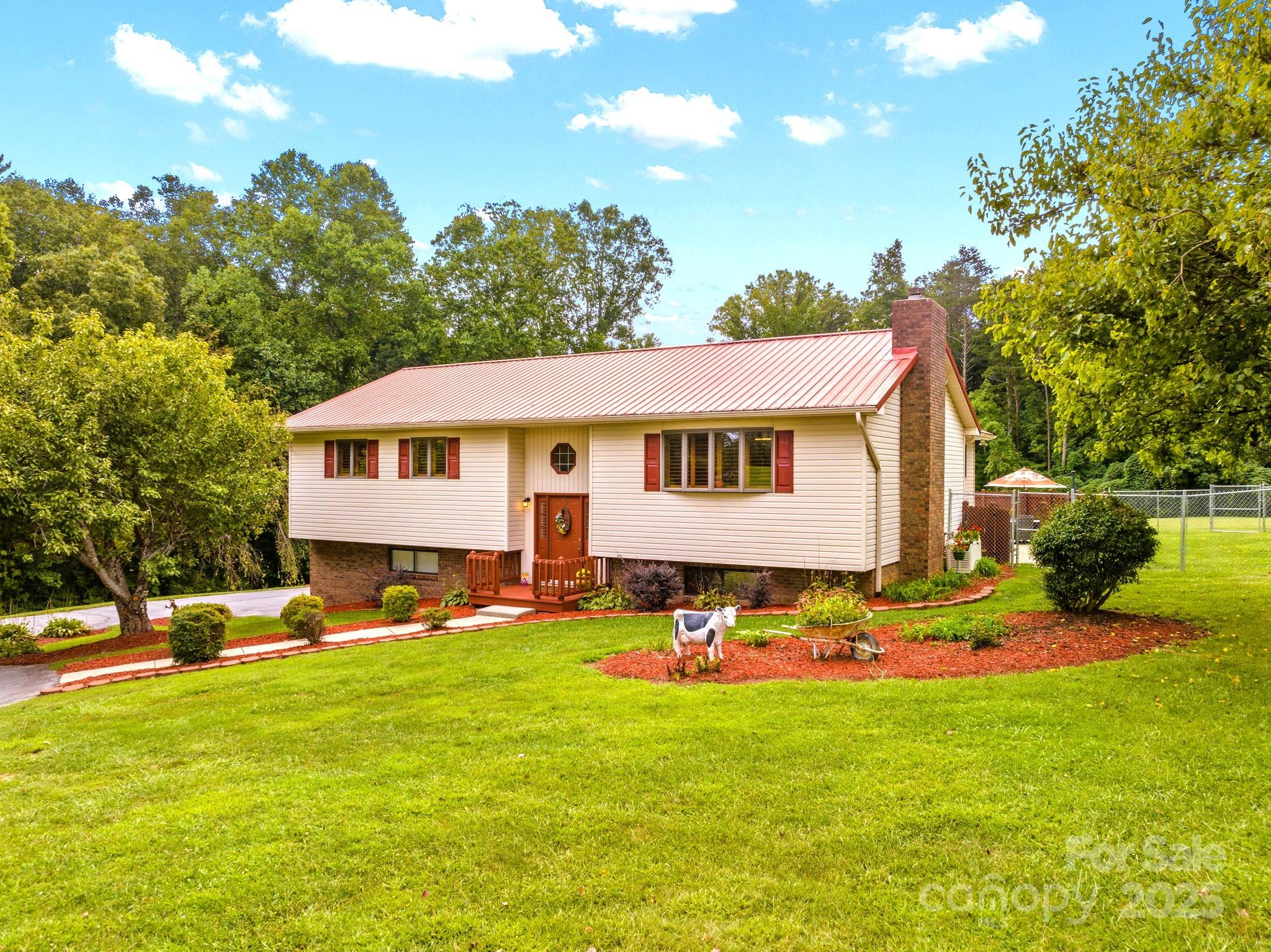 1580 Ridge Road Property Photo 1