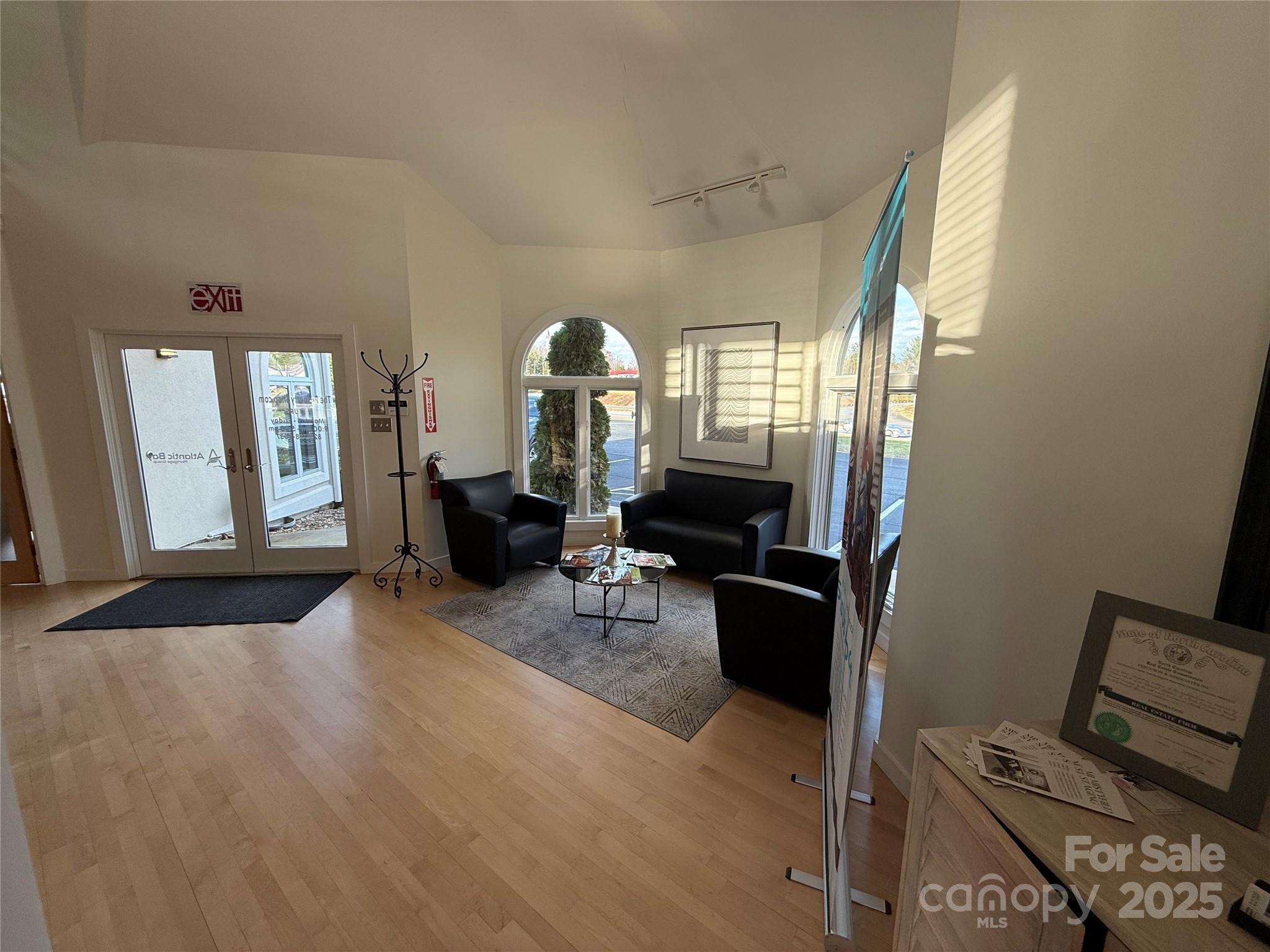 3739 Hickory Boulevard Property Photo 5