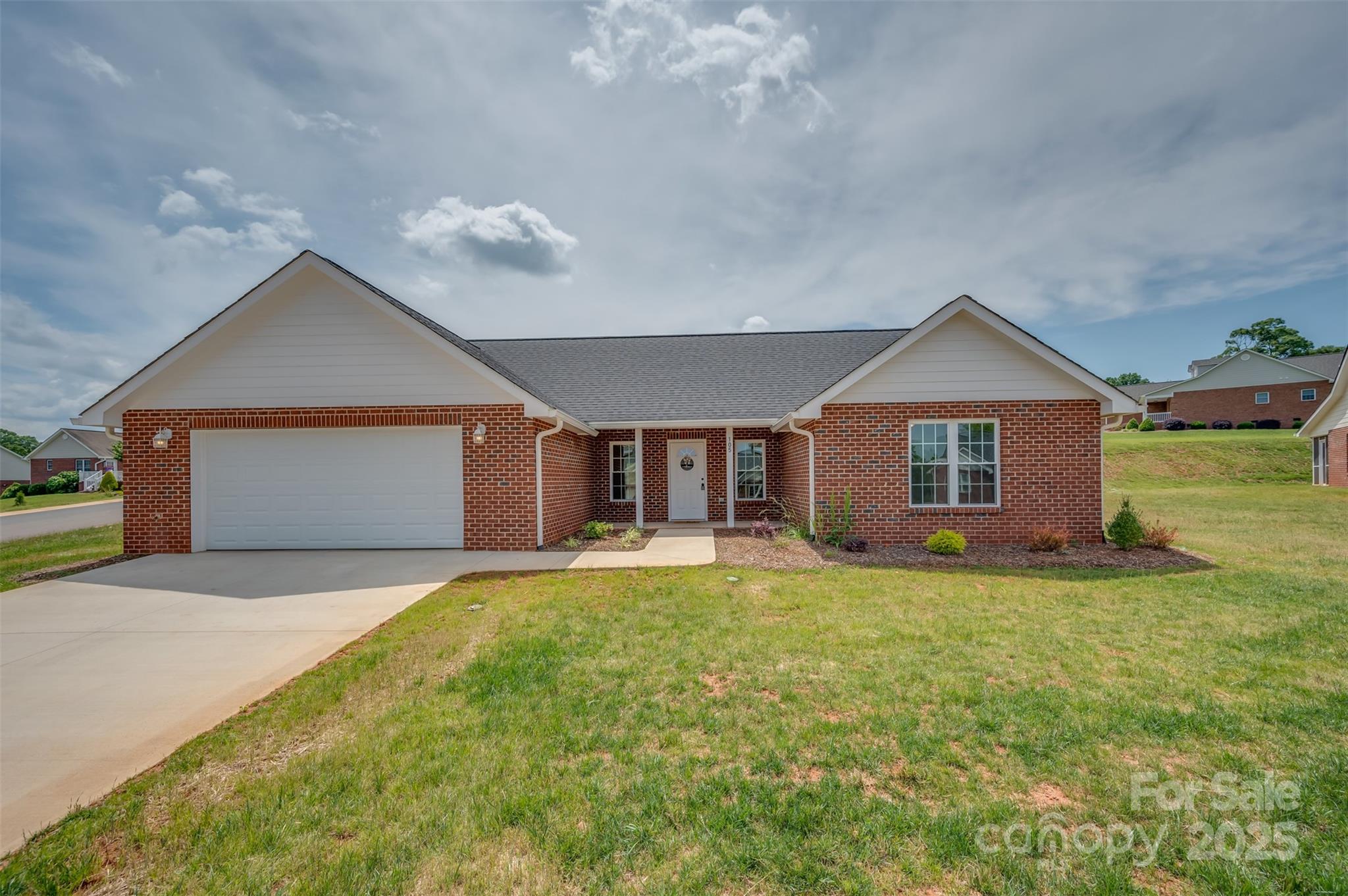 155 Central Park Circle Property Photo