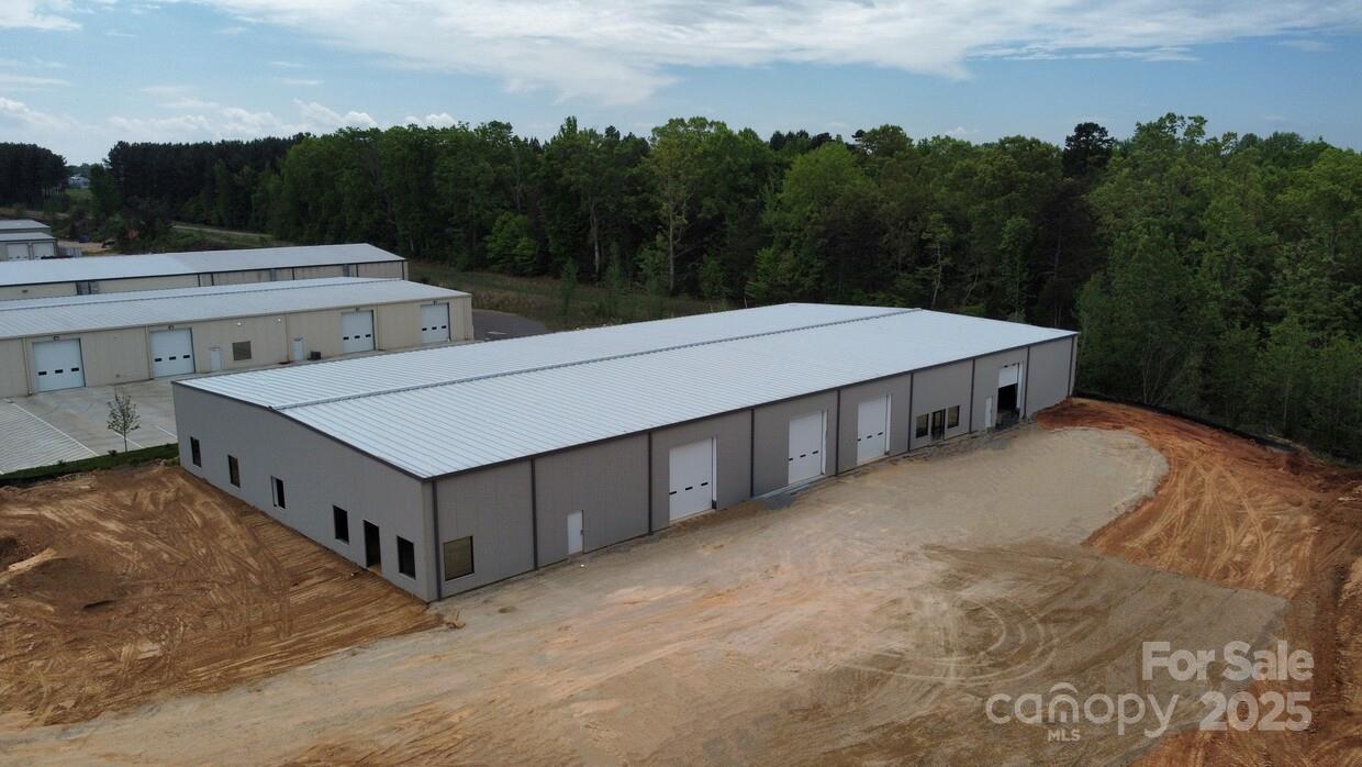199 Thunder Road Property Photo 1
