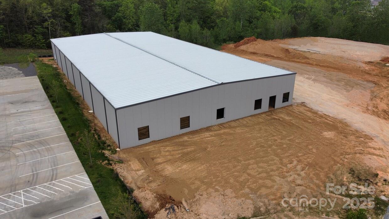 199 Thunder Road Property Photo 2