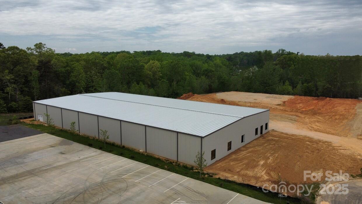 199 Thunder Road Property Photo 4