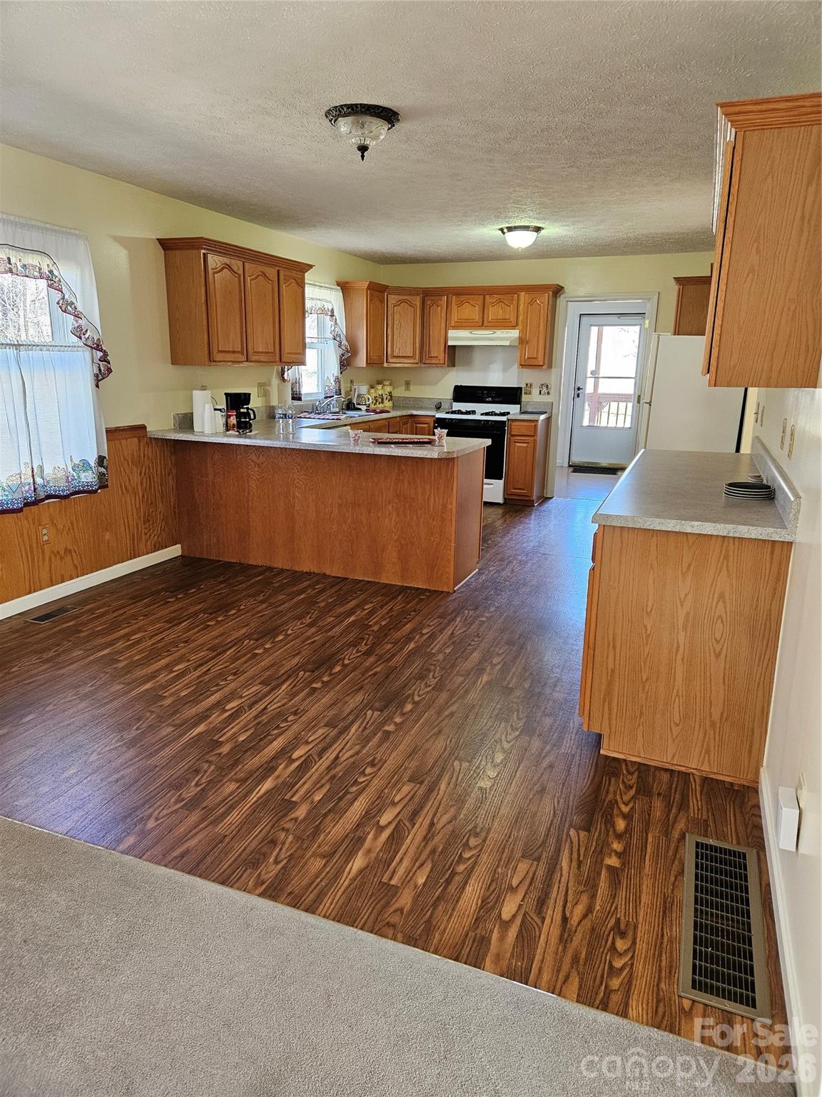 271 Stradley Mountain Road Property Photo 10